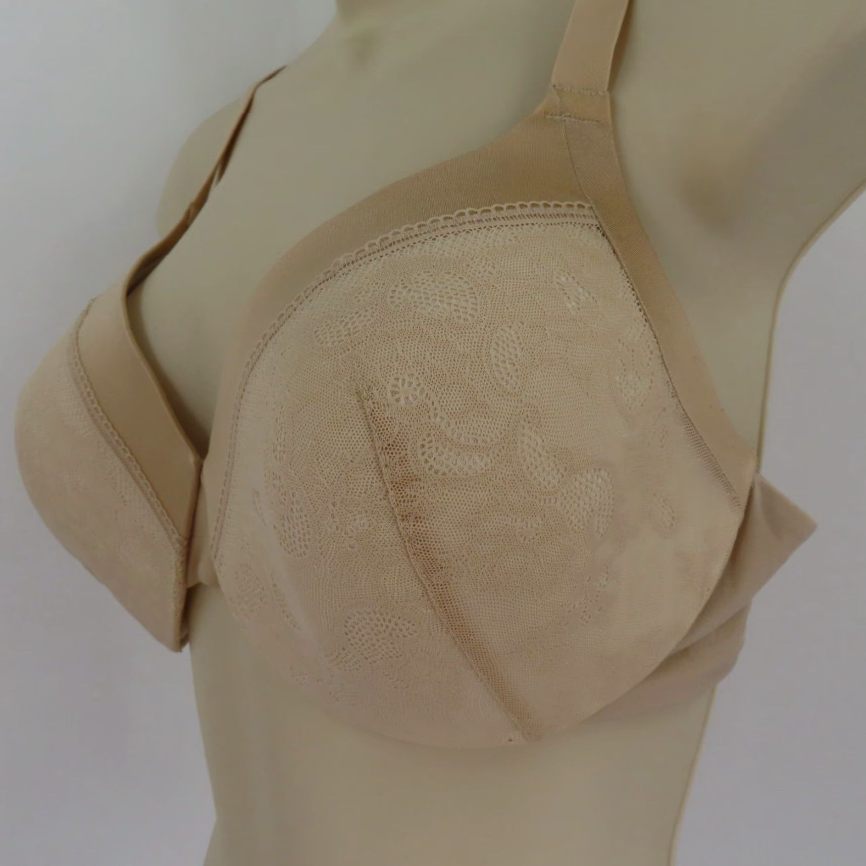 Vintage Maidenform Bra 38C Comfort Devotion Beige Underwire Padded T-Shirt Style 09436 Womens Size ONE SIZE - 4 Thumbnail