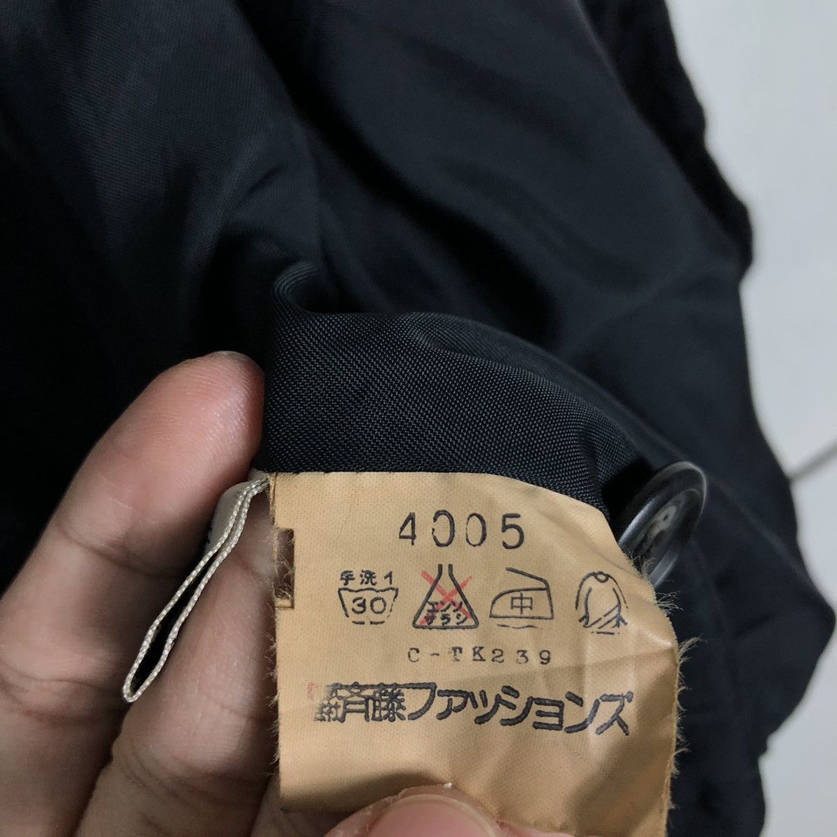 Japanese Brand 🔥90’s Vtg Embroidery Bomber Jacket Japan Issey Miyake Size US M / EU 48-50 / 2 - 15 Thumbnail