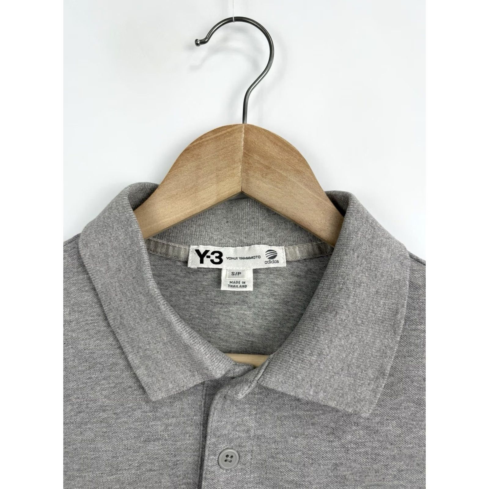 Adidas VINTAGE Y-3 Adidas Yohji Yamamoto Polo T-Shirt Rare Size S Gray Mens T-Shirt 2008 Japan Polo Y-3 Shirt Size US S / EU 44-46 / 1 - 5 Thumbnail