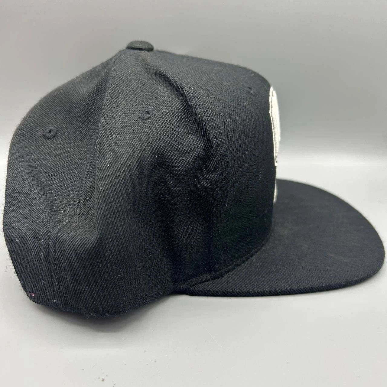 Mitchell & Ness New York Knicks Hat Men Black Embroidered Snap Back Cap Size ONE SIZE - 7 Thumbnail