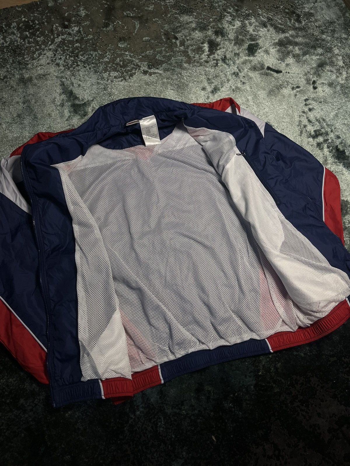 Nike Vintage Nike Sportswear Heritage Windrunner – Navy/Red/White Size US M / EU 48-50 / 2 - 6 Thumbnail