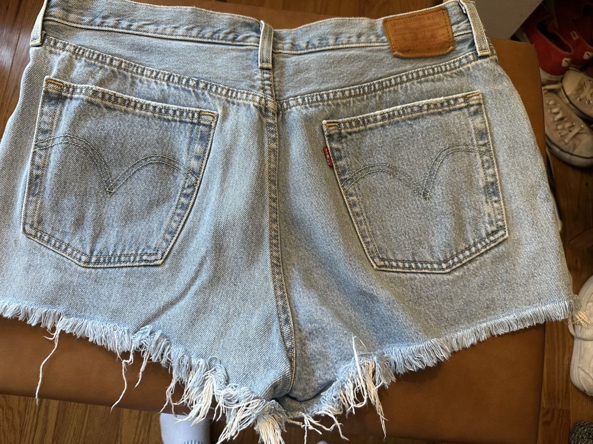Levi's Levi’s cut off shorts Size 32" / US 10 / IT 46 - 2 Thumbnail