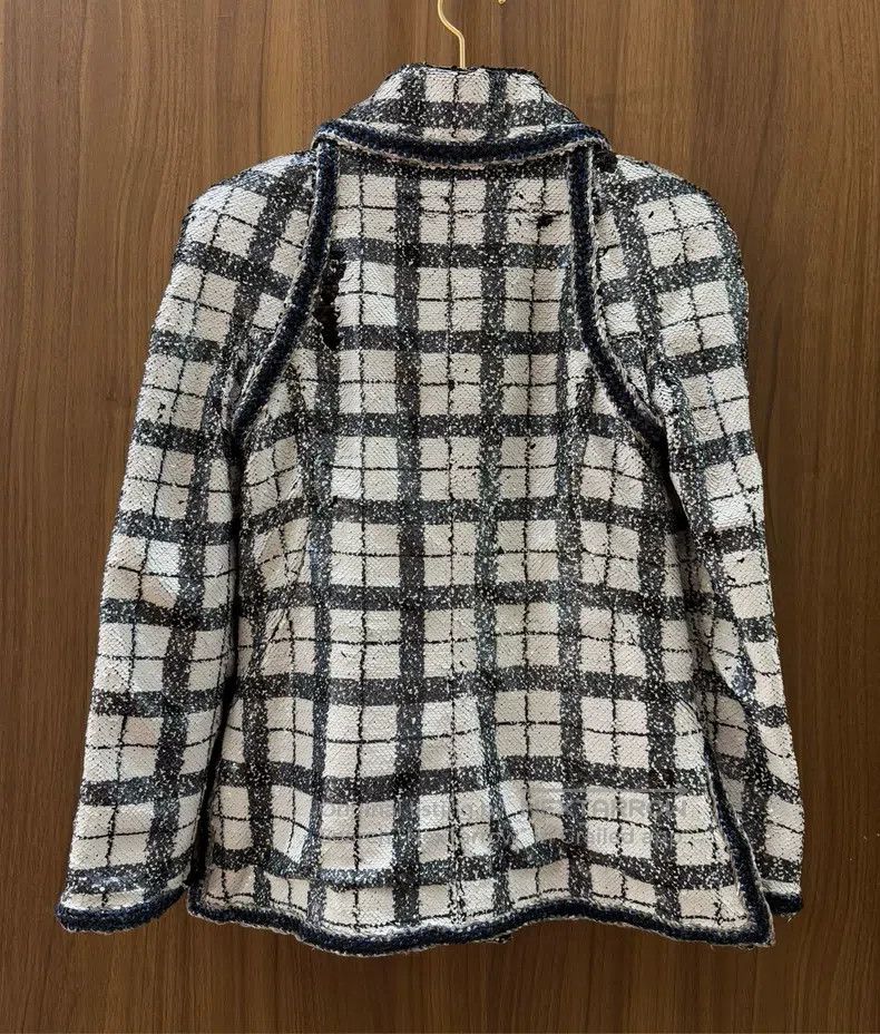Chanel Chanel 17-year-old ground-controlled black and white sequi Size S / US 4 / IT 40 - 2 Thumbnail