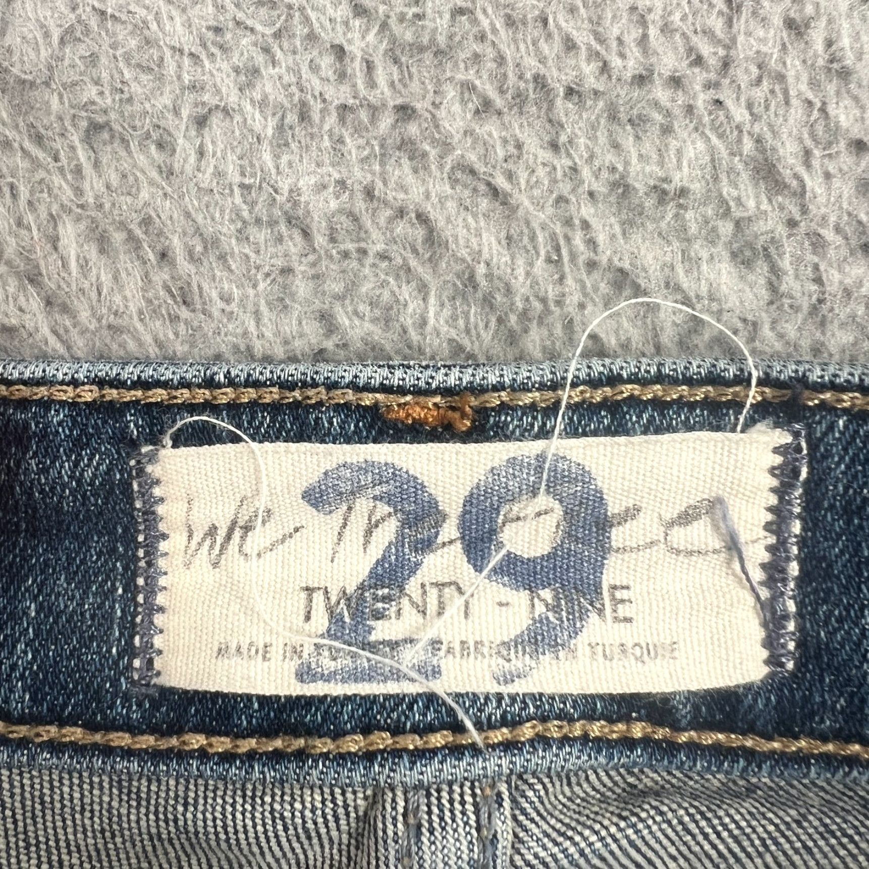 Vintage We The Free High Rise Mom Jeans Slim Straight Distressed Denim Blue 29 Women's Jeans 5-Pocket Denim Distressed Straight Fit Vintage? No Size 29" - 6 Thumbnail