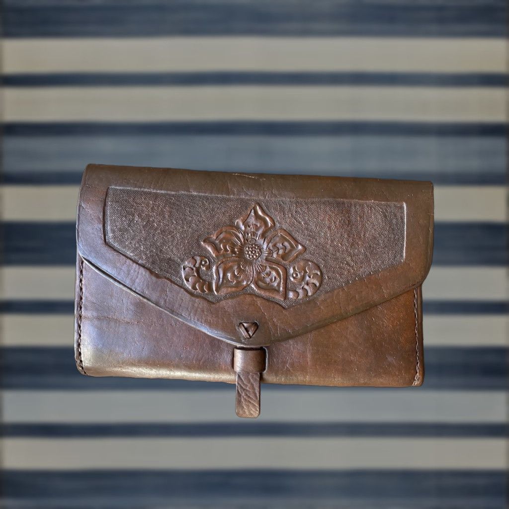 Vintage VINTAGE Leather Western Hand Tooled Embossed Clutch Envelope Purse Bag 9" Brown Women Clutch Western Bag Size ONE SIZE - 1 Thumbnail