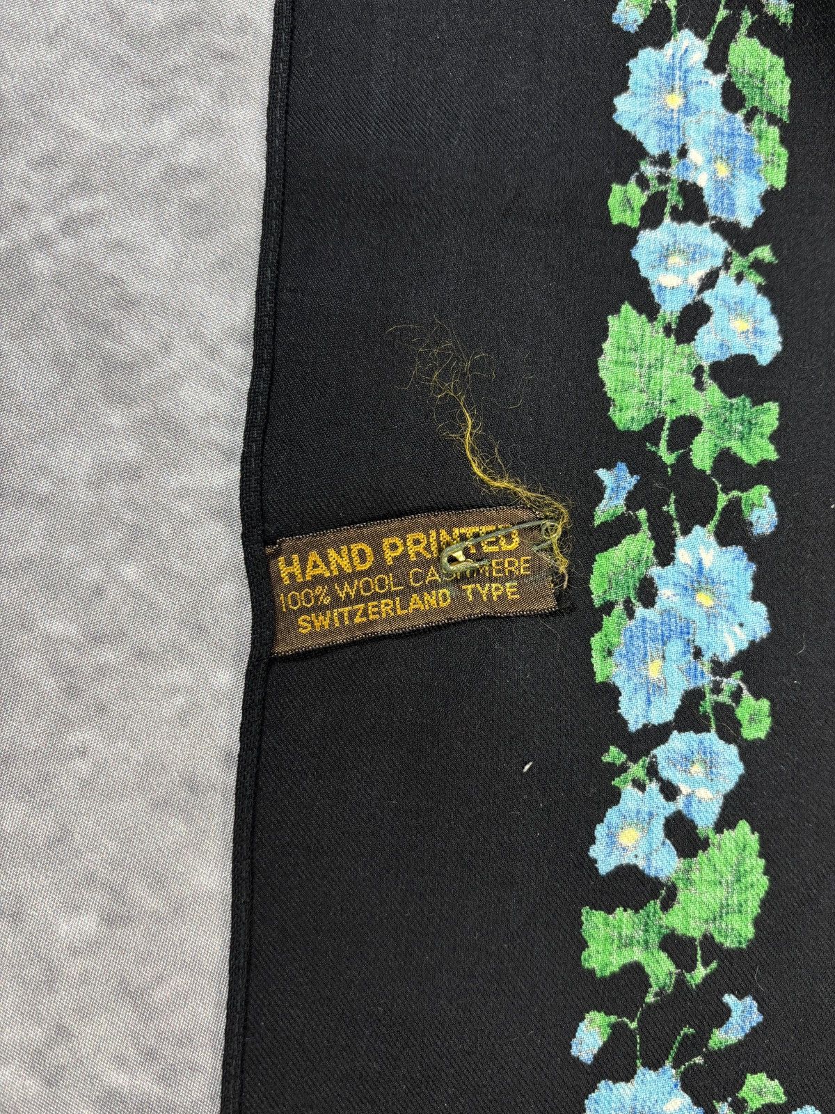 Vintage Vintage Hand Printed Wool Scarf 1960s 1970s Cashmere Scarf Size ONE SIZE - 3 Thumbnail