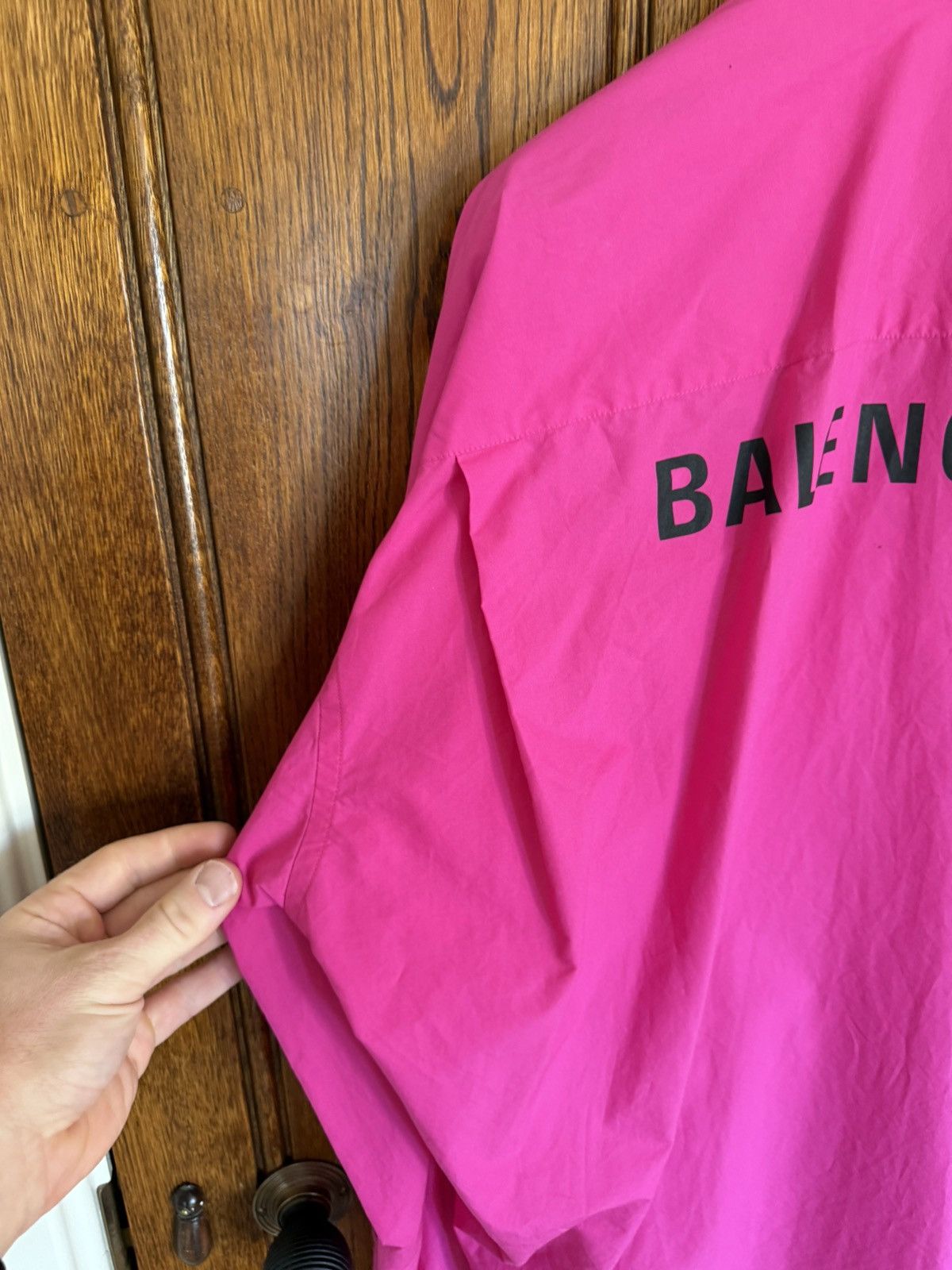 Balenciaga $1.3k FW23 Balenciaga Demna logo pink oversized shirt rare Size US L / EU 52-54 / 3 - 16 Thumbnail