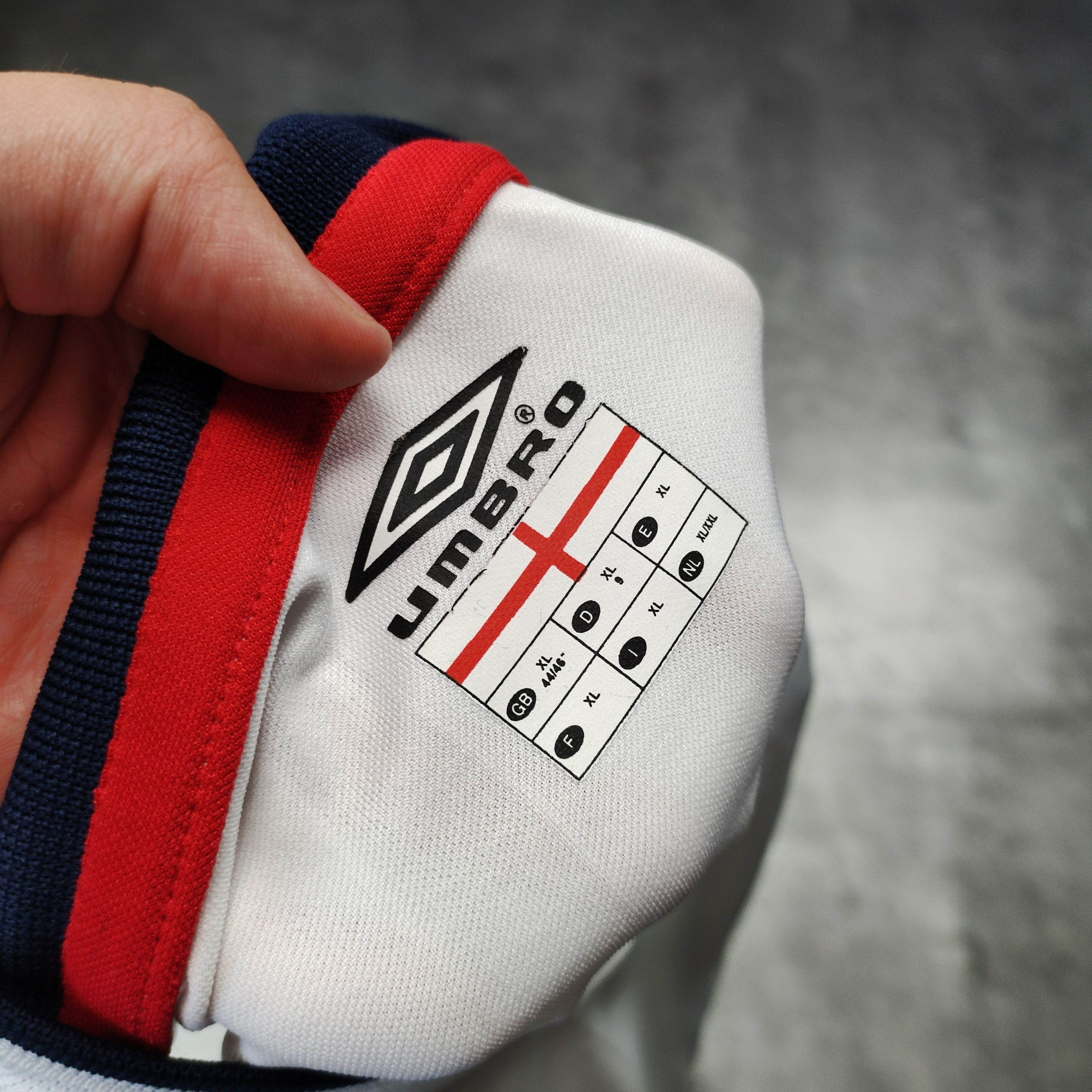 Vintage RARE Vintage OG 2001 Umbro x England National Team Jersey Size US XL / EU 56 / 4 - 8 Thumbnail