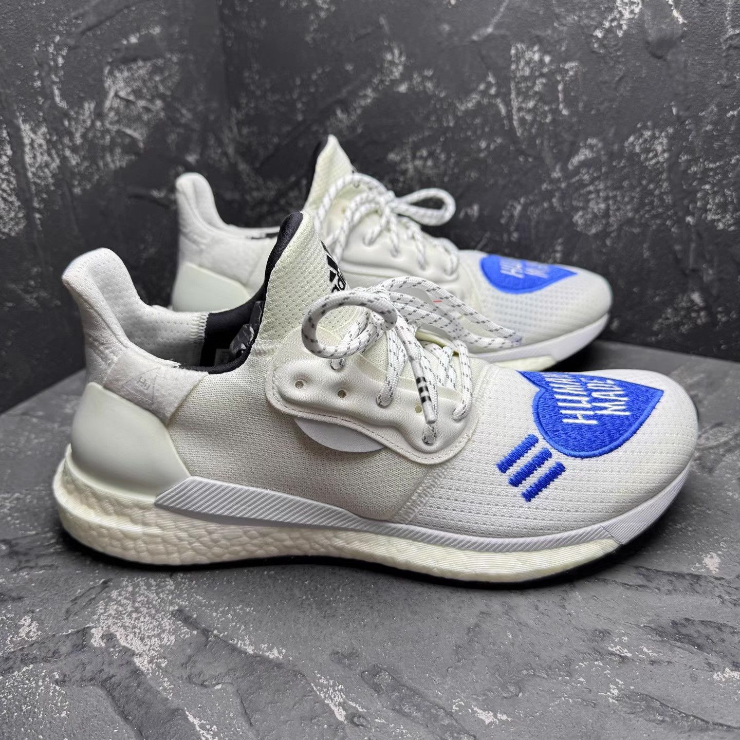 Human Made HUMAN MADE x Adidas White & Blue Running Shoes Q10 Size US 9 / EU 42 - 6 Thumbnail