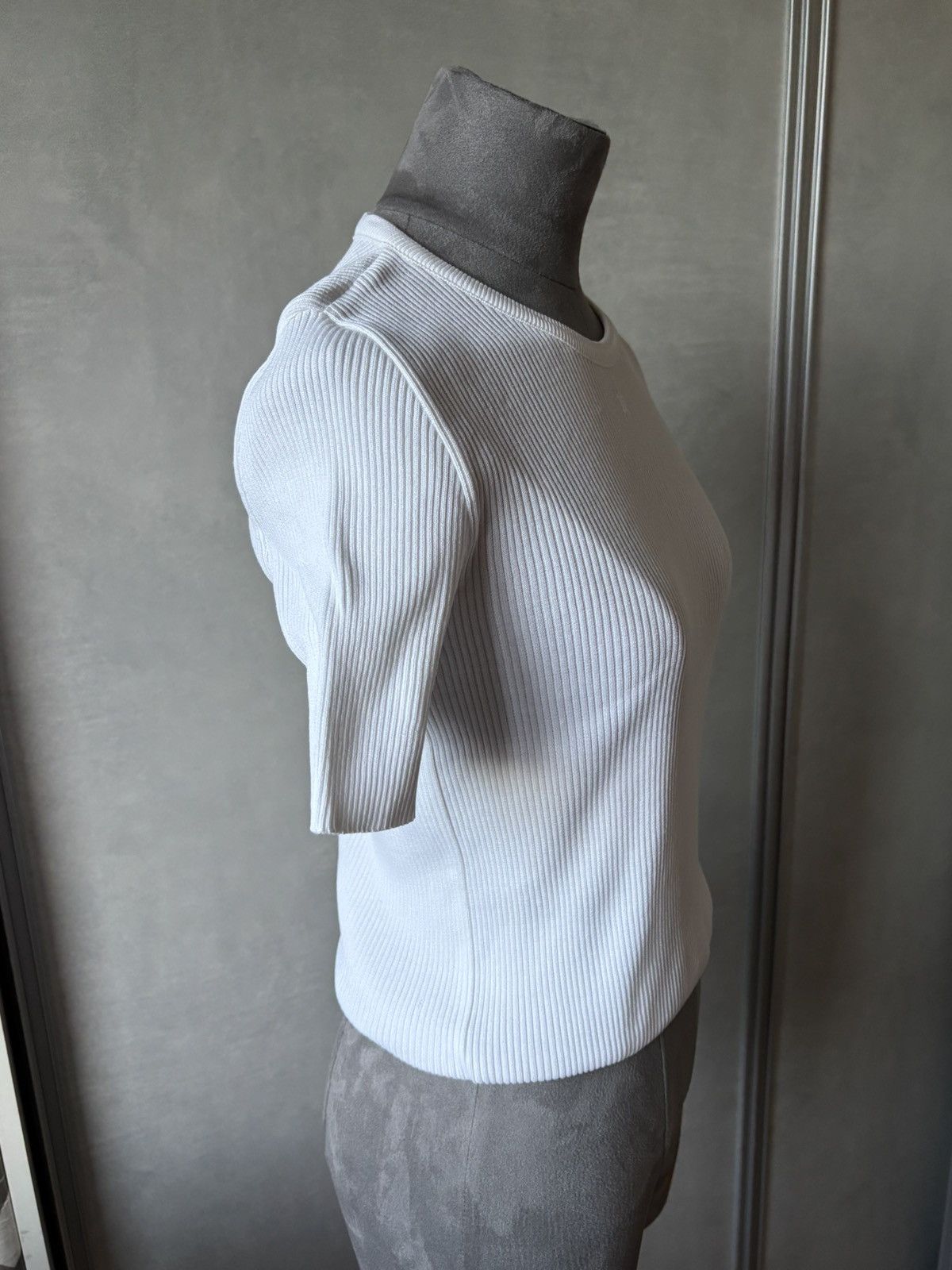 Chanel Chanel Vintage White Ribbed Knit Top with Tonal CC Size S / US 4 / IT 40 - 4 Thumbnail