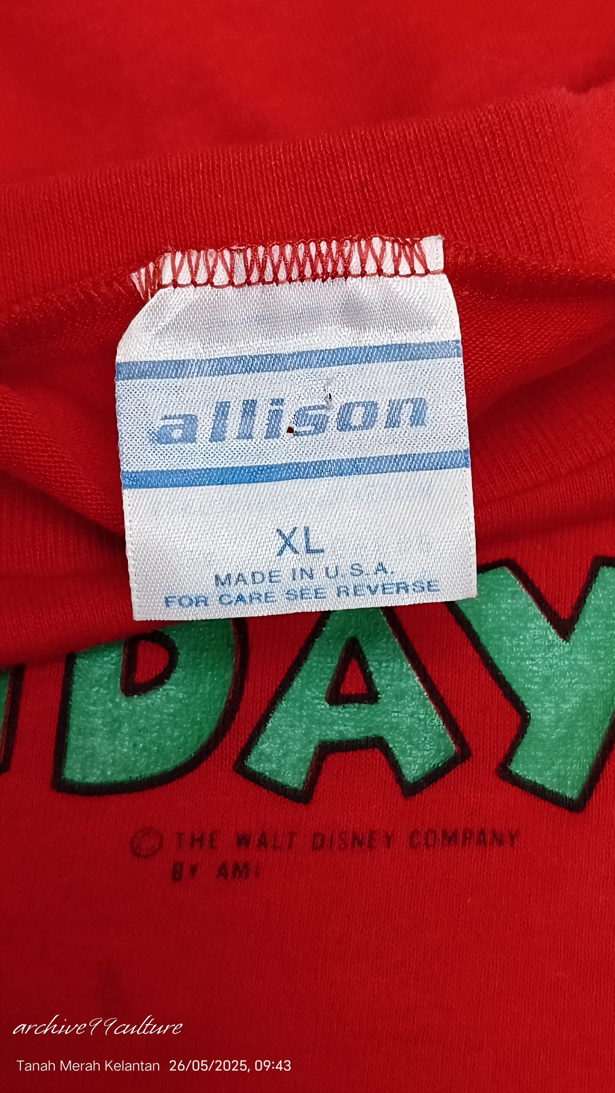 Mickey Mouse Vintage HAPPY HOLIDAYS THE WALT DISNEY COMPANY BY AMI Tee Size US XL / EU 56 / 4 - 3 Thumbnail