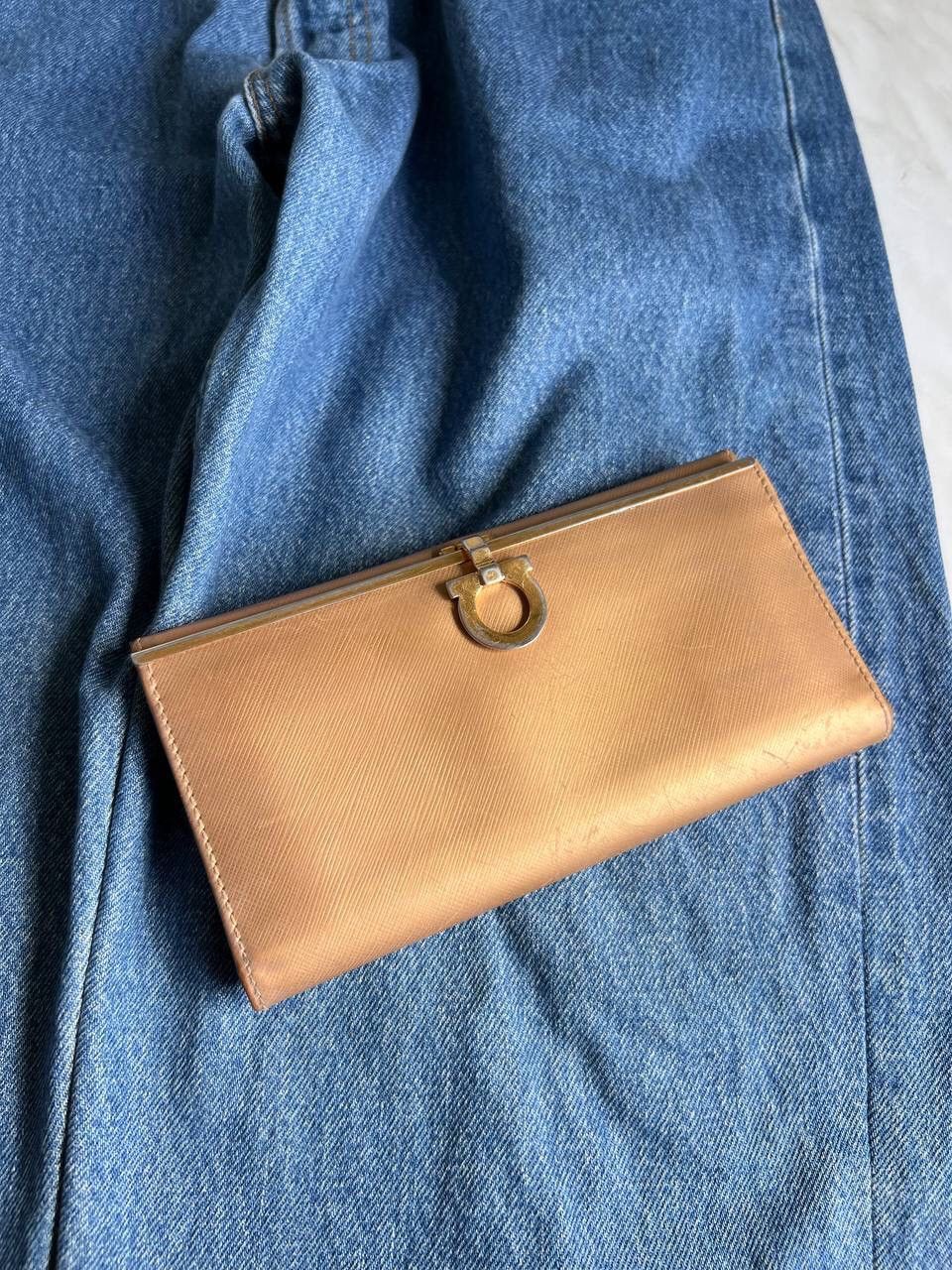 Salvatore Ferragamo Vintage Salvatore Ferragamo Leather Gold Wallet Size ONE SIZE - 1 Thumbnail