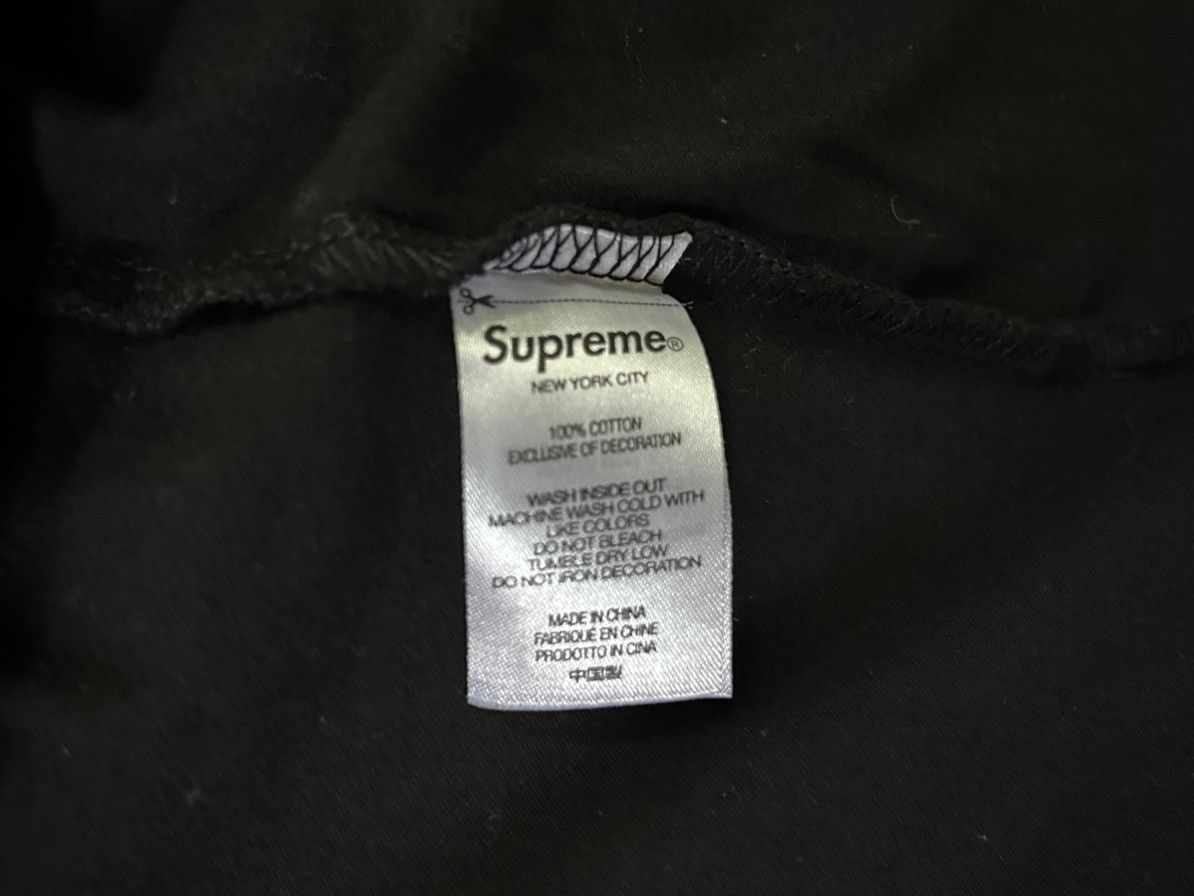 Supreme Supreme Cut Out L/S T-shirt Size US L / EU 52-54 / 3 - 4 Thumbnail