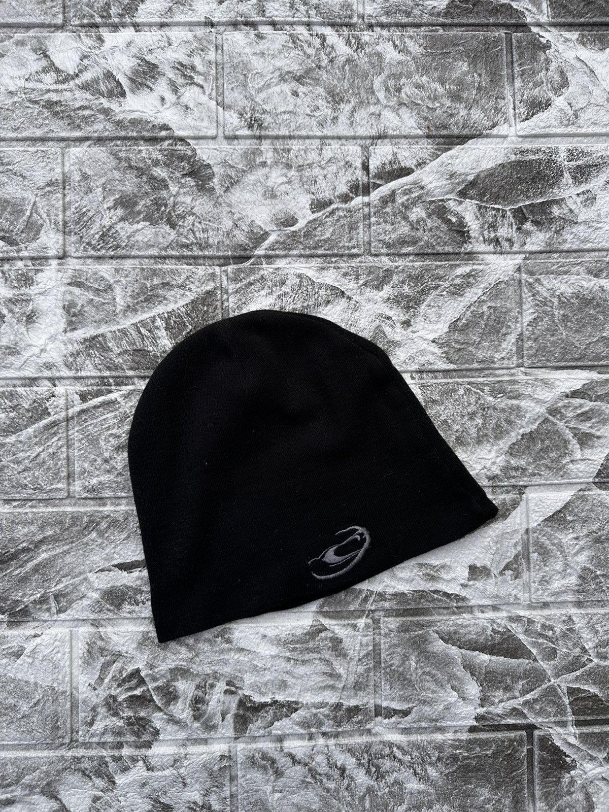 O'Neill VINTAGE 90S O’NEILL USA BEANIE SKATE SURF BLACK Y2K EDGE Size ONE SIZE - 3 Thumbnail