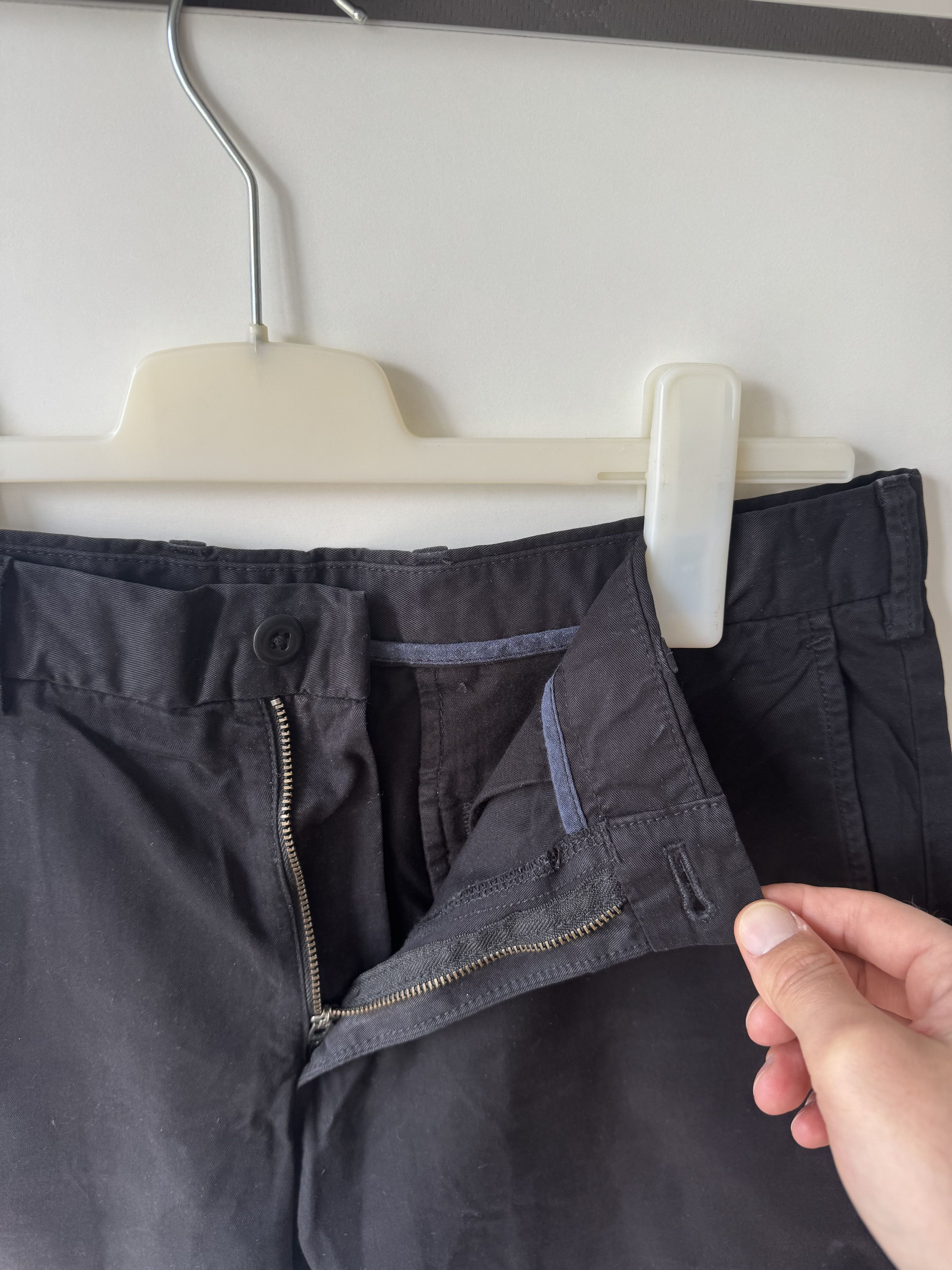 Uniqlo [M] Chino Shorts in Black Size US 30 / EU 46 - 3 Thumbnail
