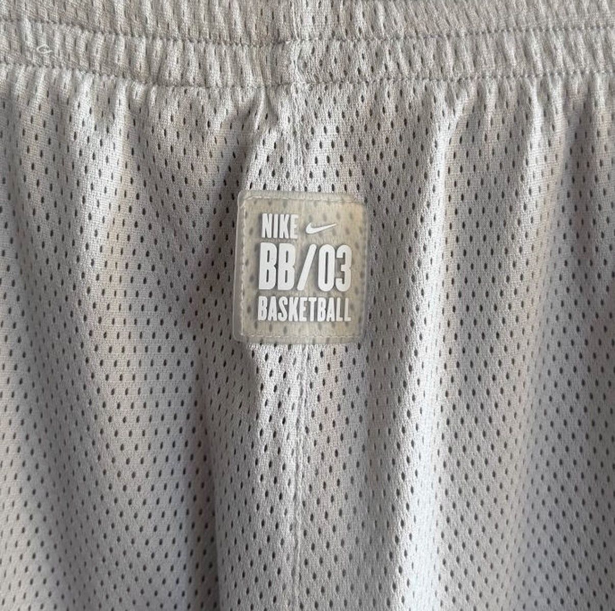Nike Vintage Early 2000s Silver Accented Baggy Basketball Shorts Size US 32 / EU 48 - 6 Thumbnail