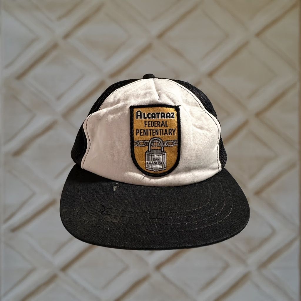 Vintage VINTAGE Alcatraz Federal Penitentiary Trucker Hat Snap-Back Men One Size Black White Hat Size ONE SIZE - 1 Thumbnail