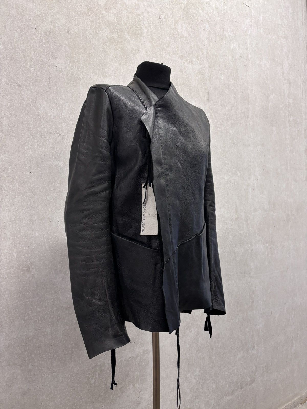 Cedric Jacquemyn A/W 15-16 assymetric zipped jacket