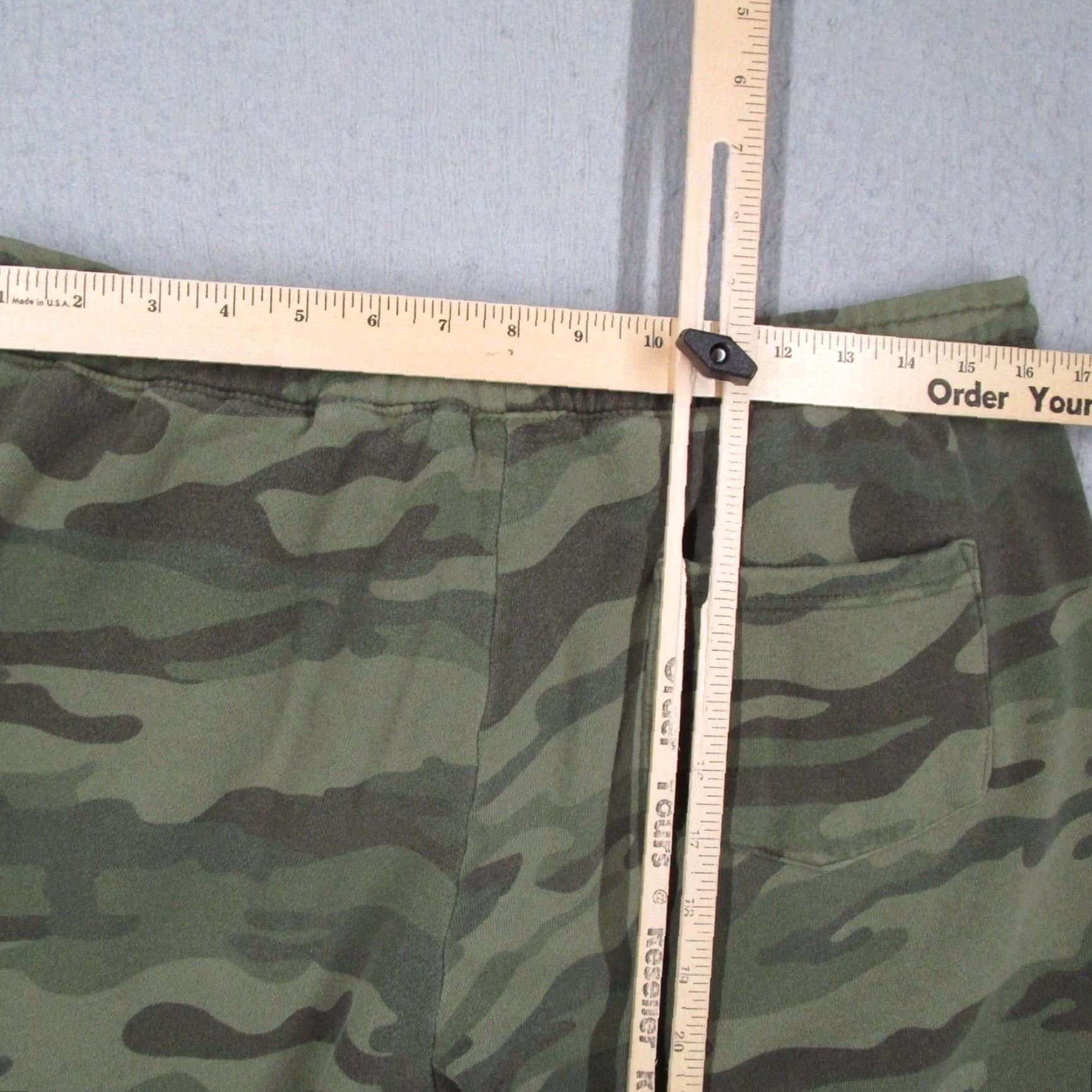 Vintage ET Surf Joggers Mens L Camouflage Cotton Blend Fleece Pockets Drawstring Elastic Waist Green Tapered Leg Army Military 26in Inseam Size US 33 - 6 Thumbnail
