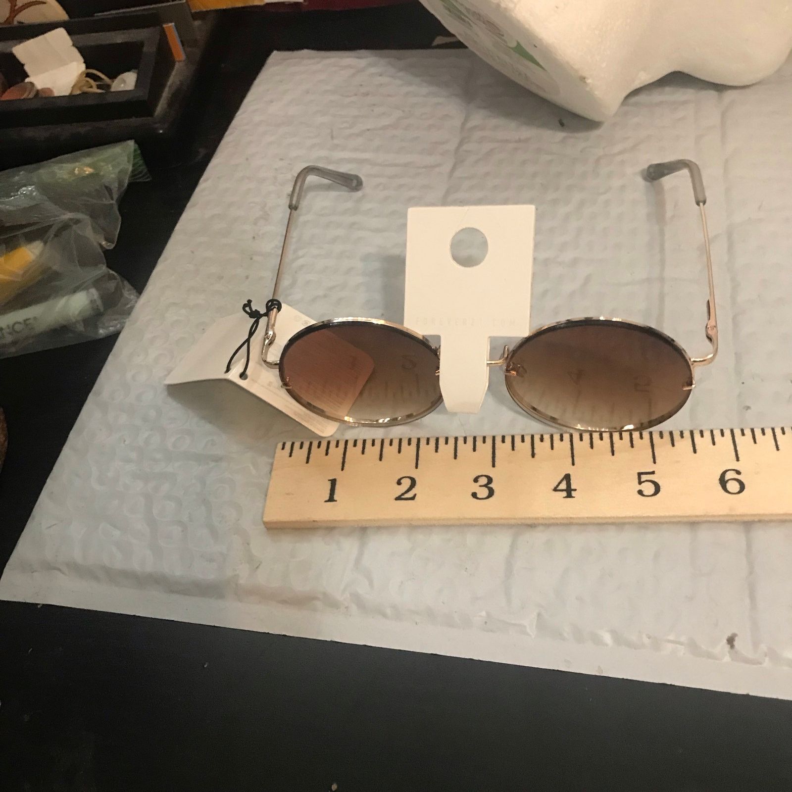 Forever 21 FOREVER 21 SUNGLASSES ROUND NWT Size ONE SIZE - 7 Thumbnail