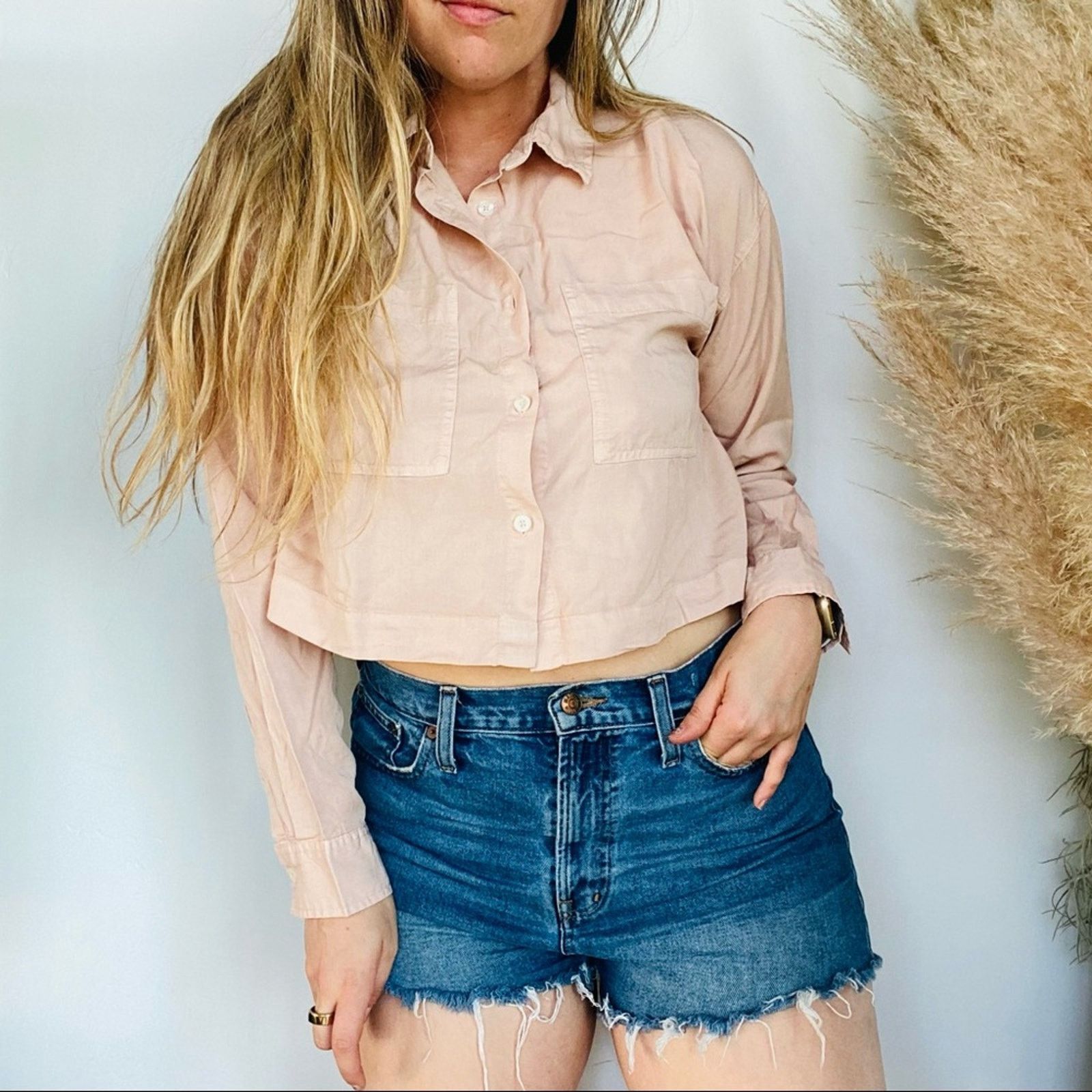 Forever 21 FOREVER Blush Pink Button Long Sleeve Crop Top Blouse Shirt Size M / US 6-8 / IT 42-44 - 1 Thumbnail