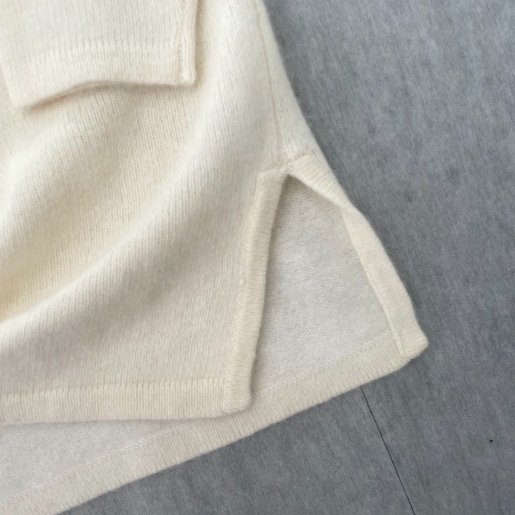 Express Express Tricot Sweater Womens M Cream Pullover Oversized Angora Wool Top Vintage Knit 90s Baggy Size M / US 6-8 / IT 42-44 - 4 Thumbnail