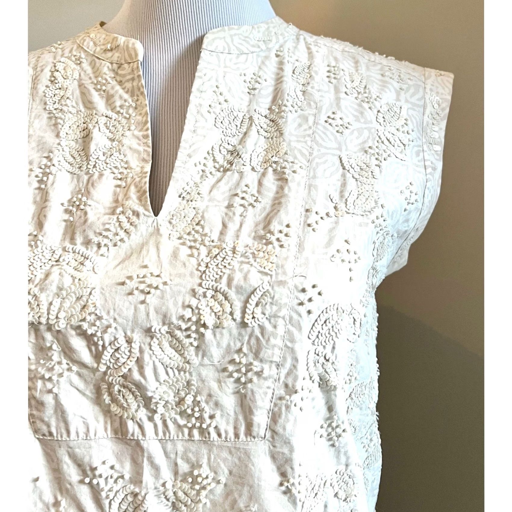 J.Crew J.Crew Blouse Women’s Beaded Sequin Top Tunic Ivory Off-White Split Neck Size 0 Womens Blouse Size XS / US 0-2 / IT 36-38 - 2 Thumbnail