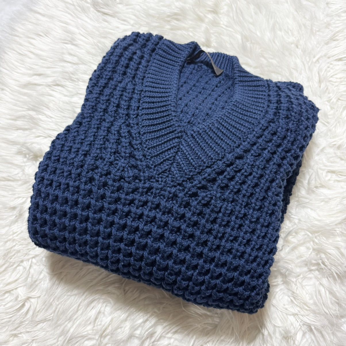 Louis Vuitton Auth Mint Condition Louis Vuitton Leather Patch Knit Sweater Size US M / EU 48-50 / 2 - 9 Thumbnail