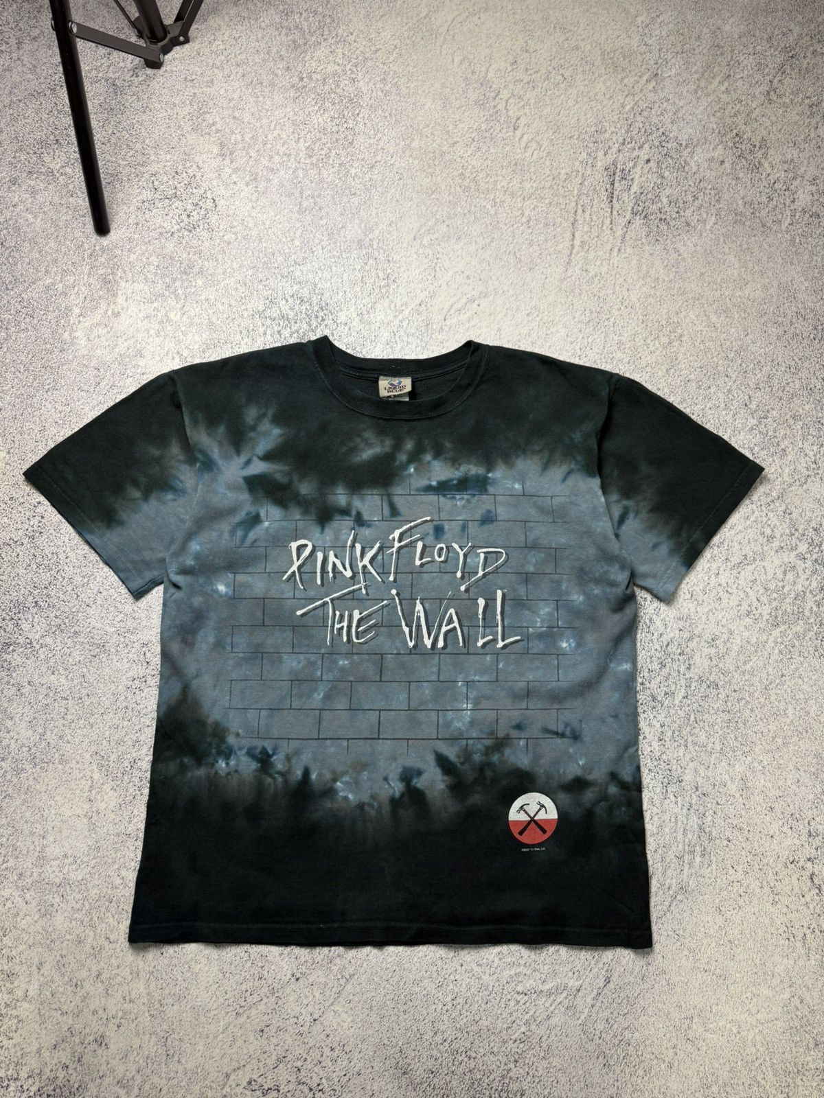 Pink Floyd Vintage 2007 Pink floyd The Wall Liquid Blue T-shirt Size US M / EU 48-50 / 2 - 1 Thumbnail