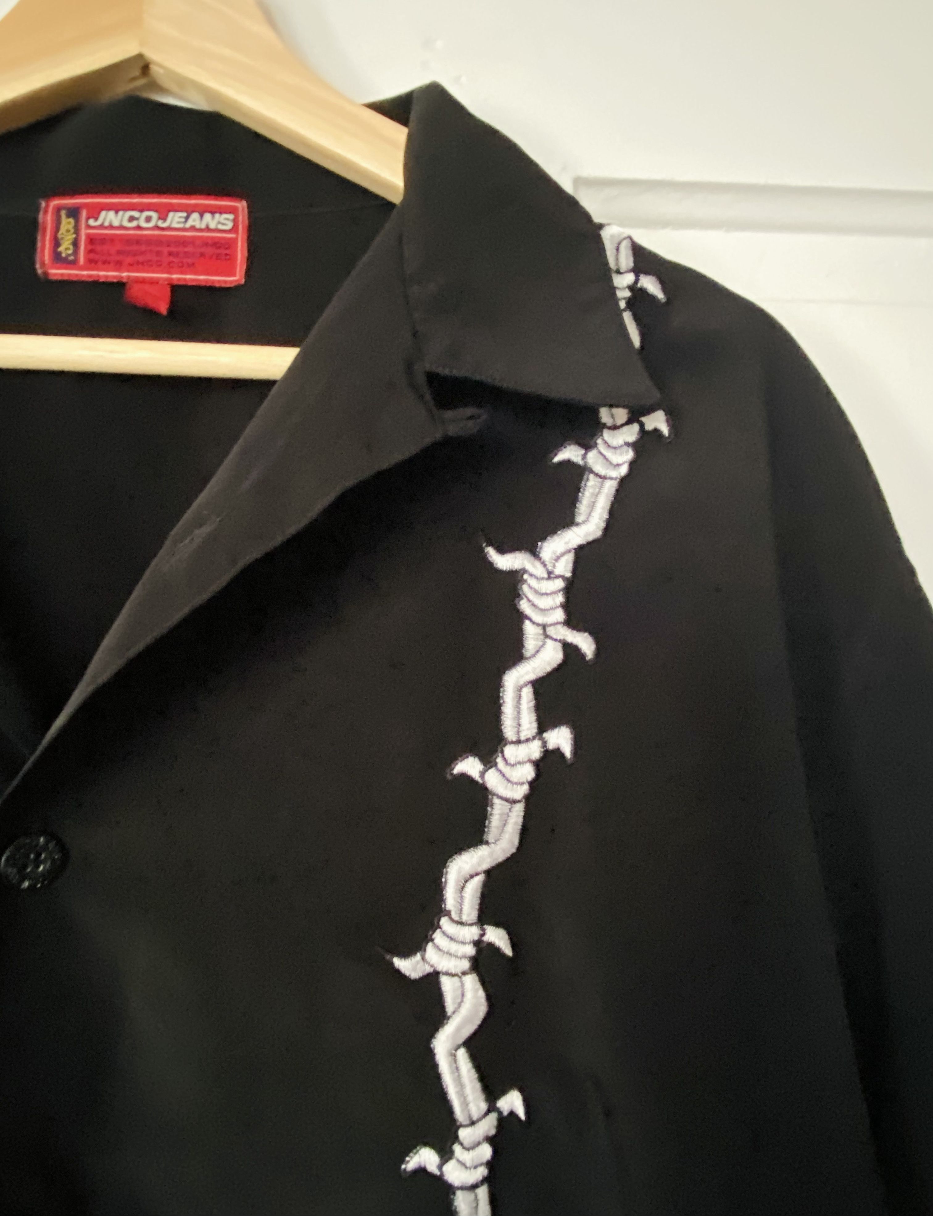 JNCO VTG JNCO / BARBED WIRE EMBROIDERED BUTTON-UP / SIZE XL Size US XL / EU 56 / 4 - 2 Thumbnail