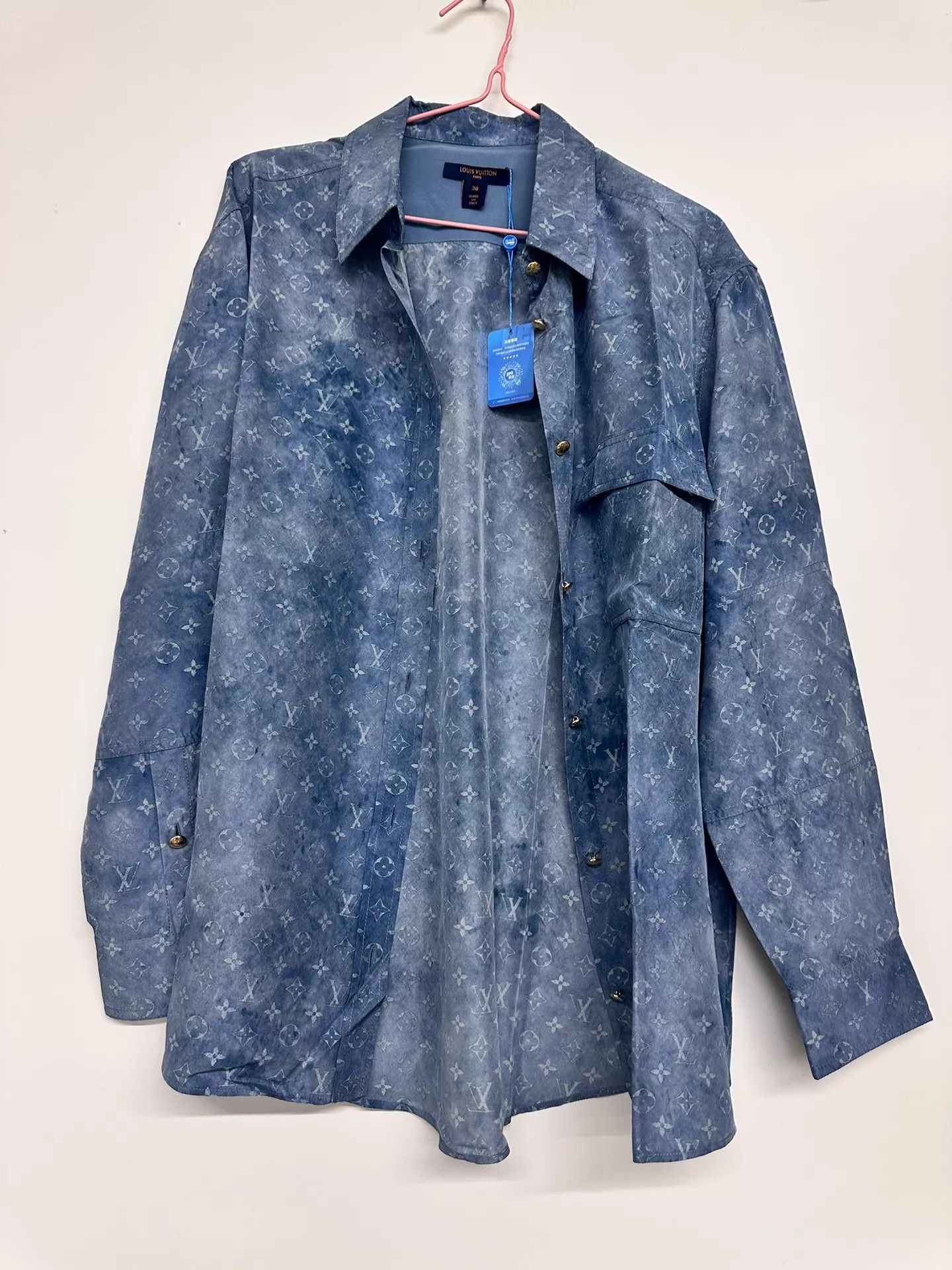 Louis Vuitton Louis Vuitton all over print shirt size 38 Size US S / EU 44-46 / 1 - 1 Thumbnail