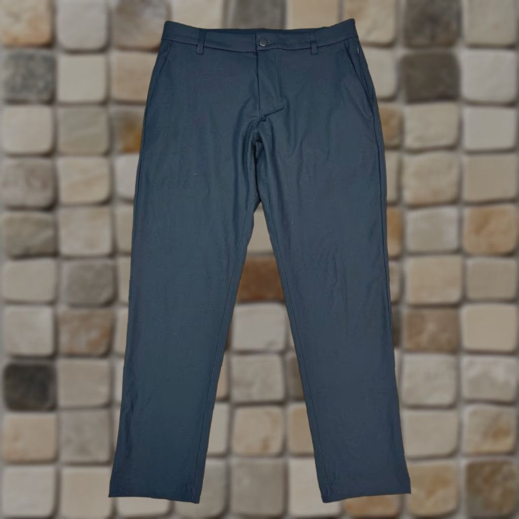 VINTAGE Lululemon Pants Mens 33 Commission Classic Warpstreme Gray Chinos Shirt?