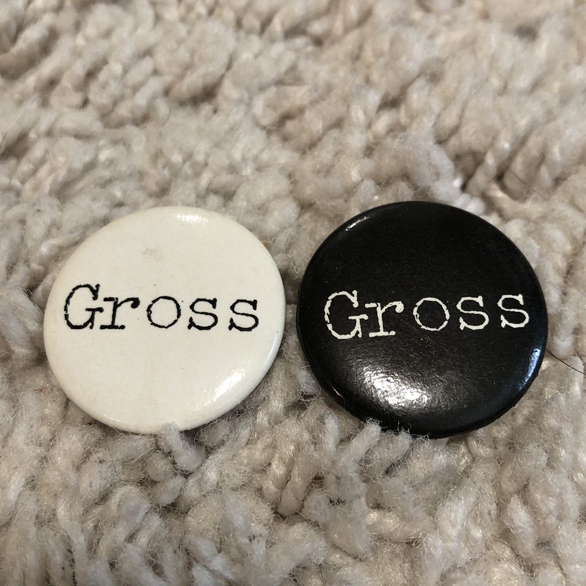Supreme Supreme Gross Pin Set FW18 Size ONE SIZE - 1 Thumbnail