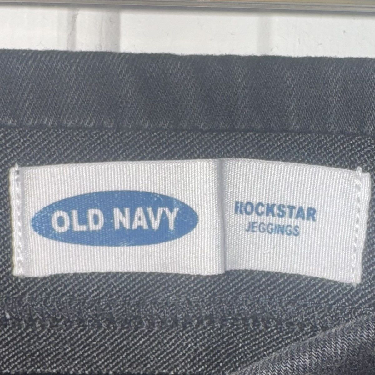 Old Navy Black skinny jeans with stretchy waistband, size 14 Size 36" / US 14 / IT 50 - 3 Thumbnail