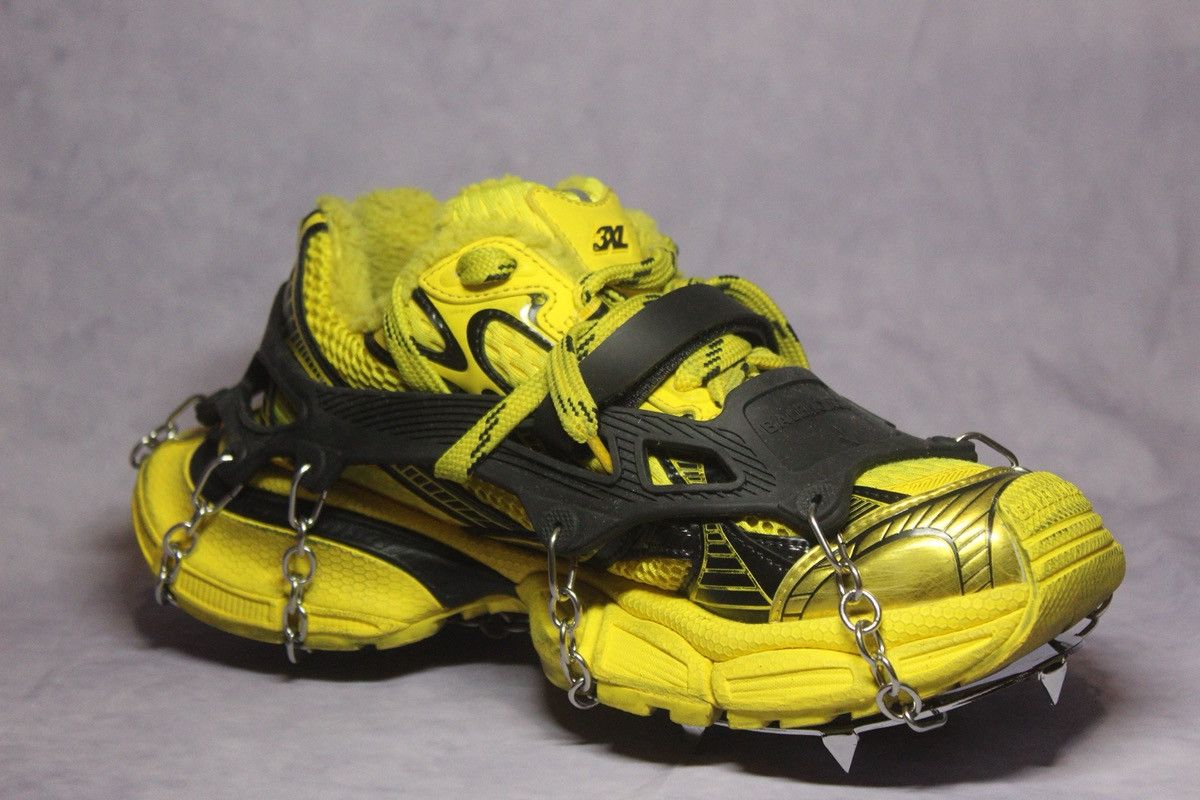 Balenciaga 3xl skiwear Balenciaga RaRE💛 Size US 6.5 / EU 39-40 - 2 Thumbnail