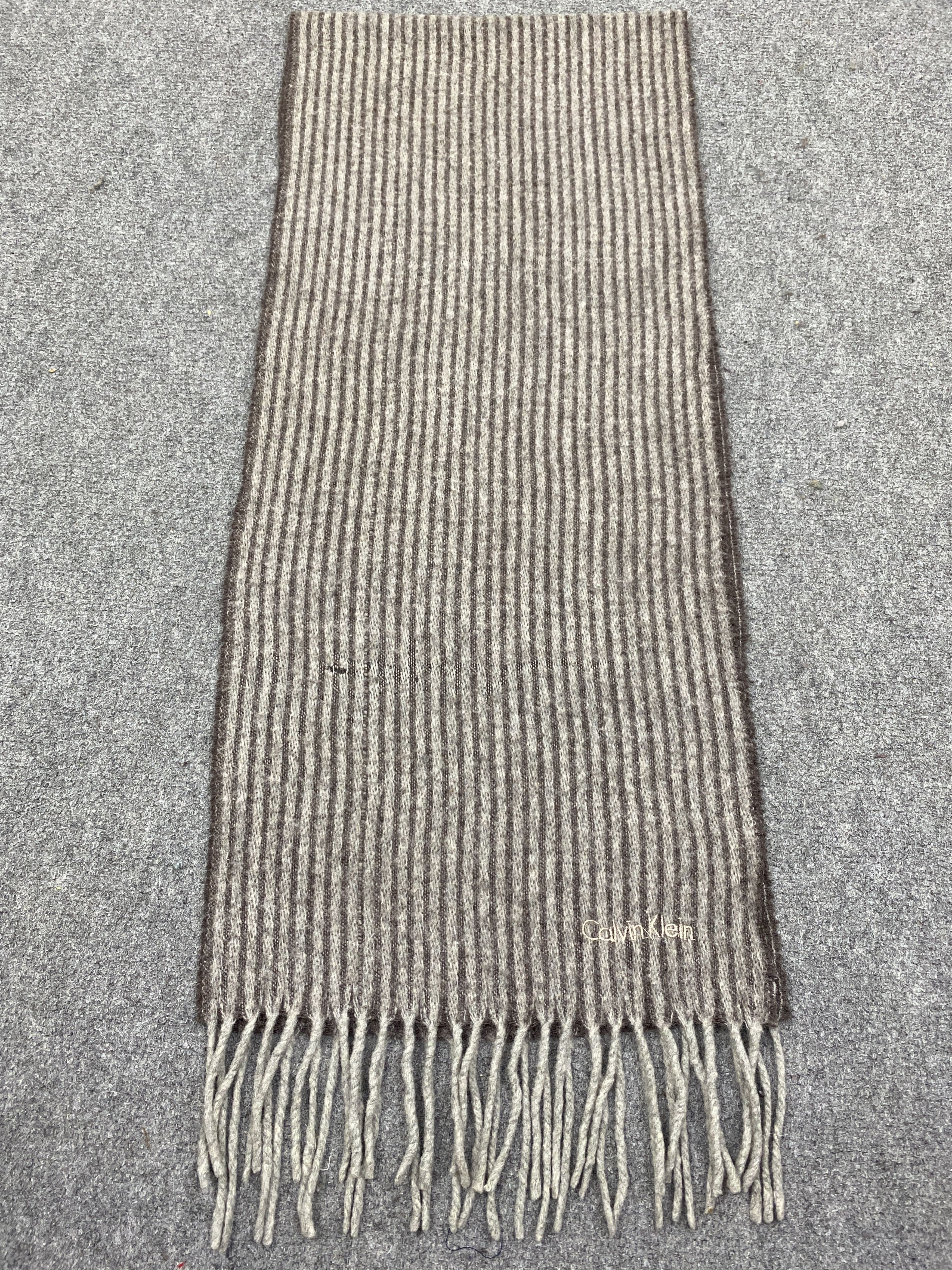 Calvin Klein Vintage Calvin Klein Scarf / Muffler / Wool - SC0291 Size ONE SIZE - 2 Thumbnail