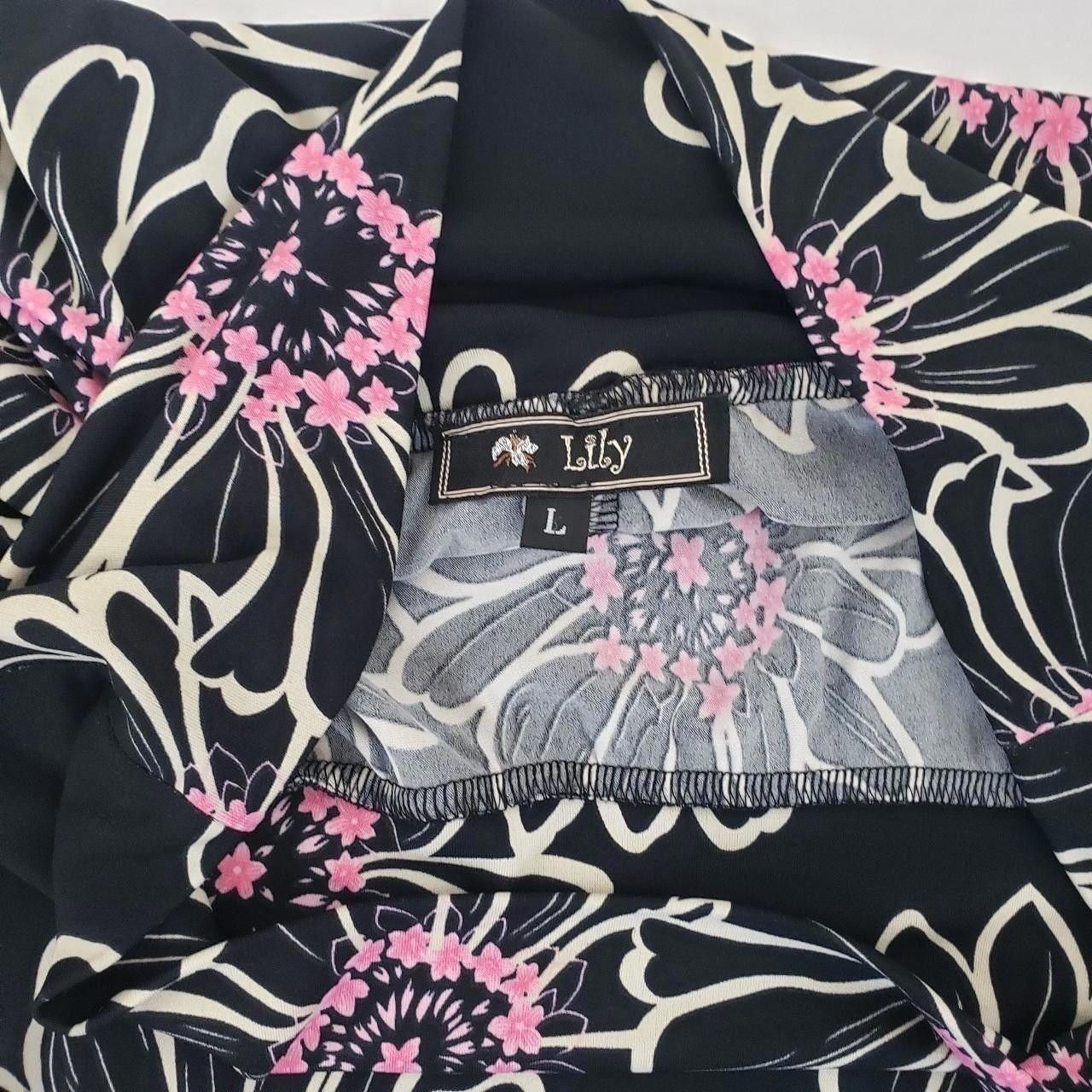 Designer LILY Large Black, White, and Hot Pink accent flowers Size 36" / US 14 / IT 50 - 5 Thumbnail