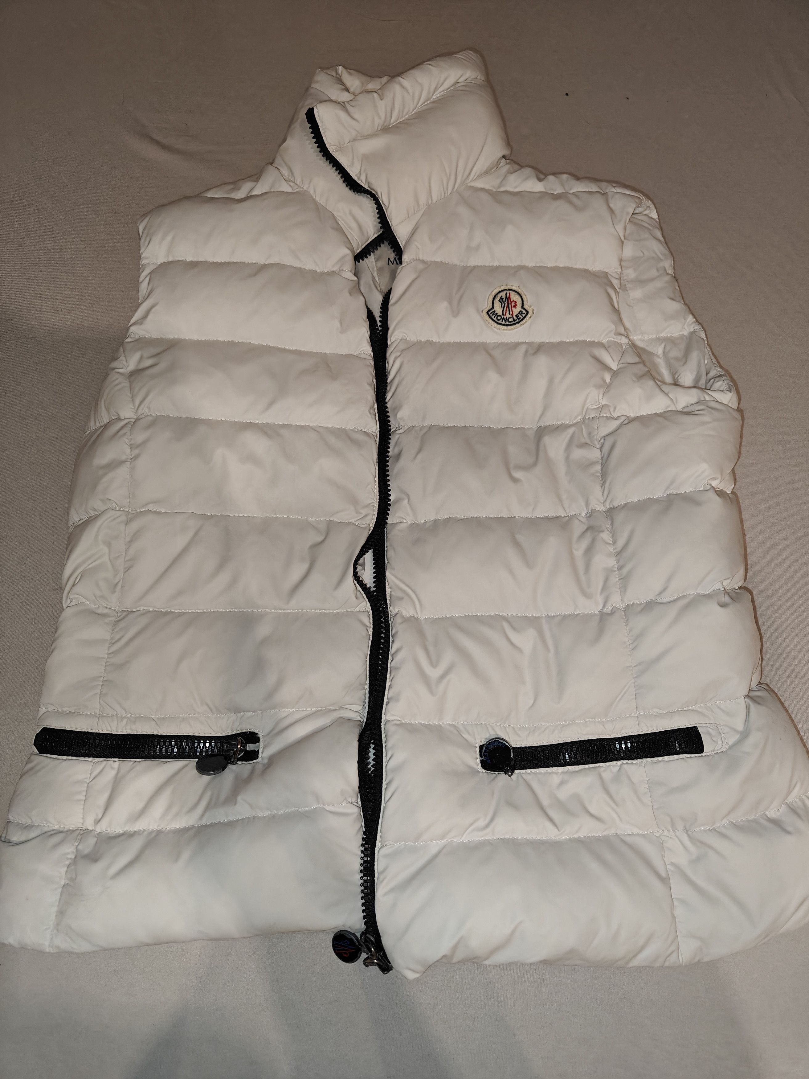 Image of Moncler Light Jacket/bodywarmer in White, Men's (Size Small)