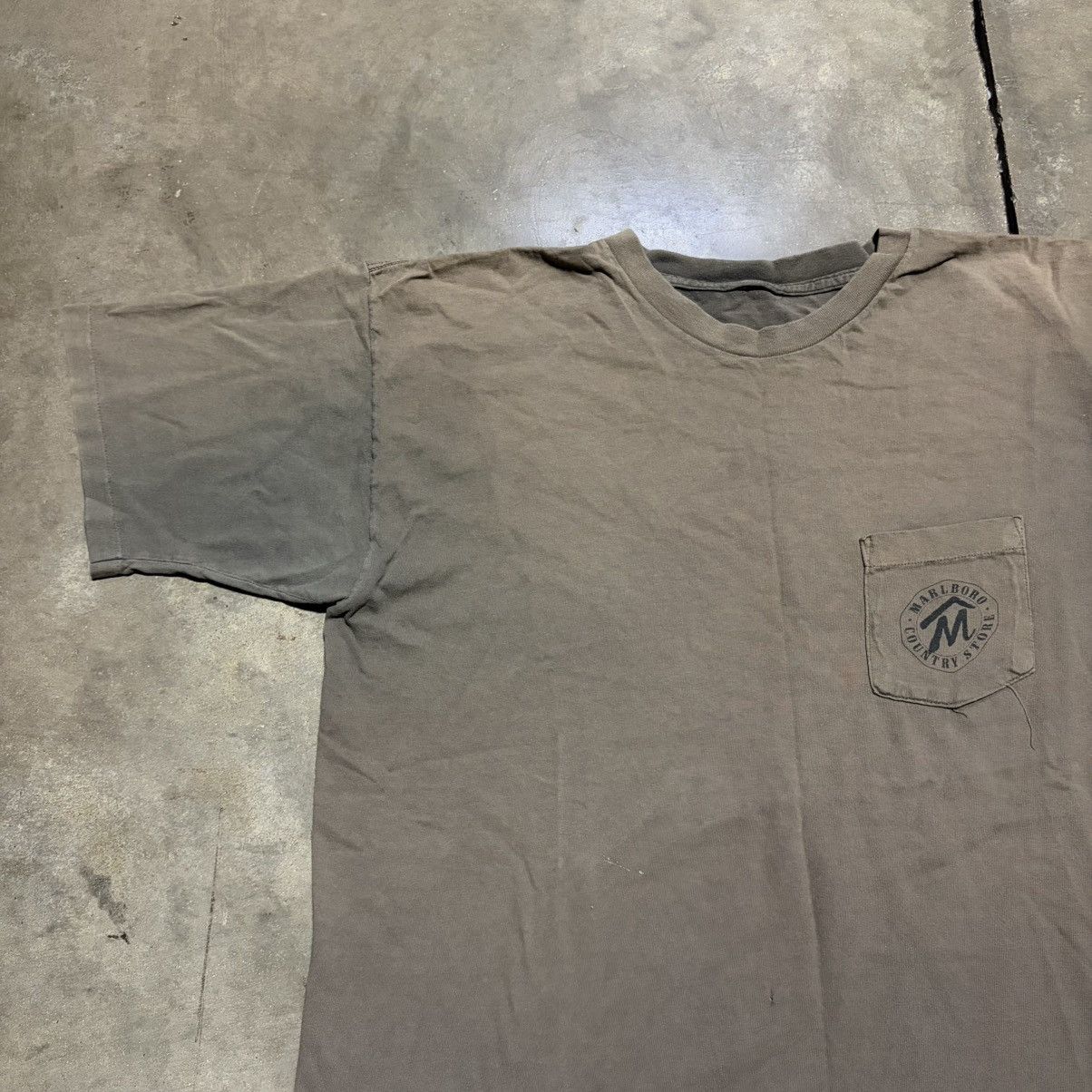 Marlboro Vintage Marlboro Country Store Pocket Tshirt Western Cowboy Size US XL / EU 56 / 4 - 9 Thumbnail