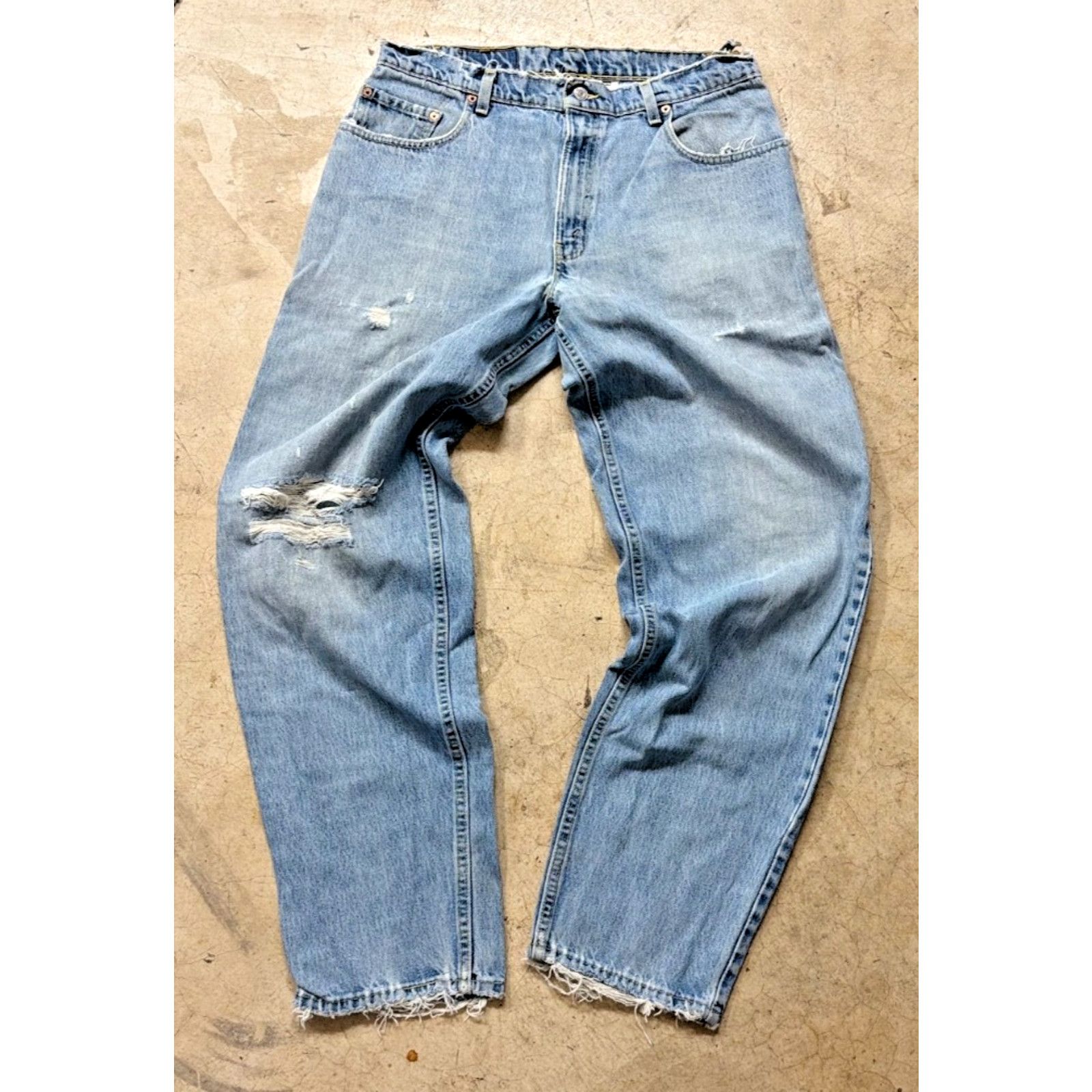 Levi's VTG Levi’s 570 Baggy Fit Jeans 34x34 Light Wash Y2K Size US 34 / EU 50 - 4 Thumbnail