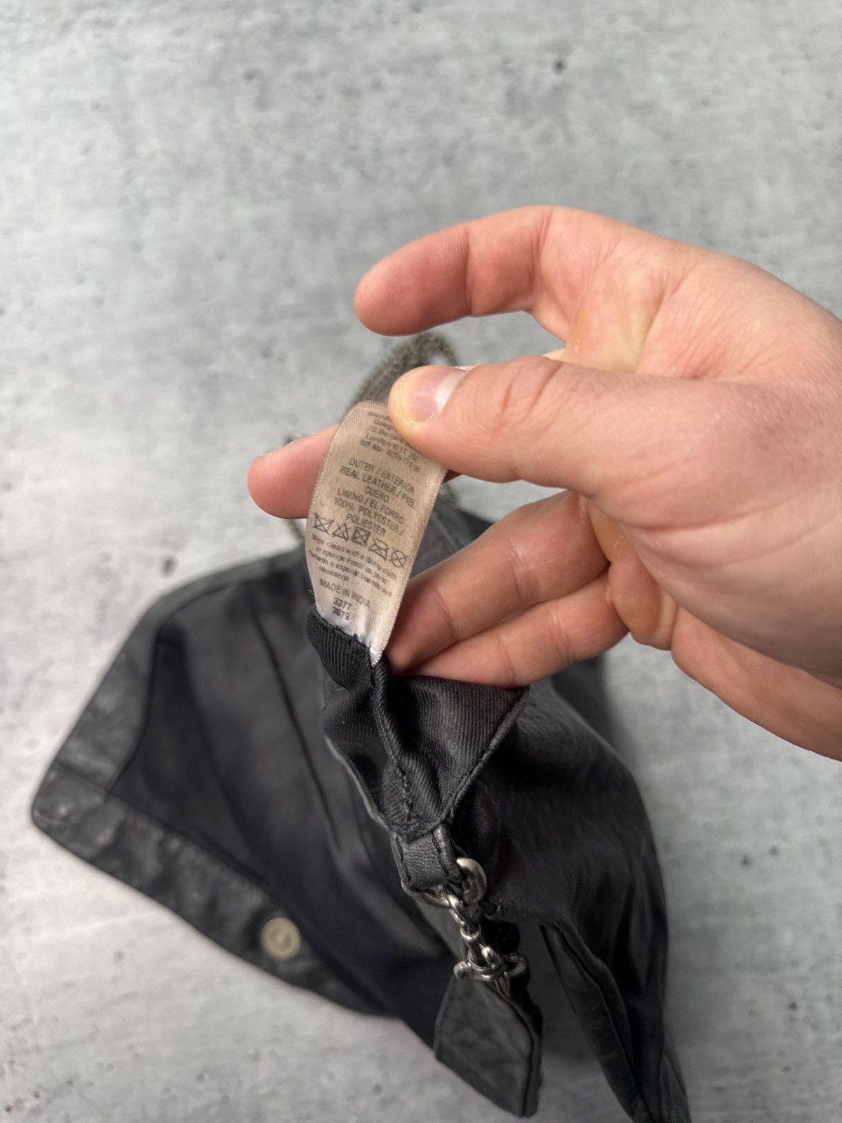Japanese Brand Vintage Y2K Leather Crossbody Bag Archival BALENCIAGA style Size ONE SIZE - 6 Thumbnail