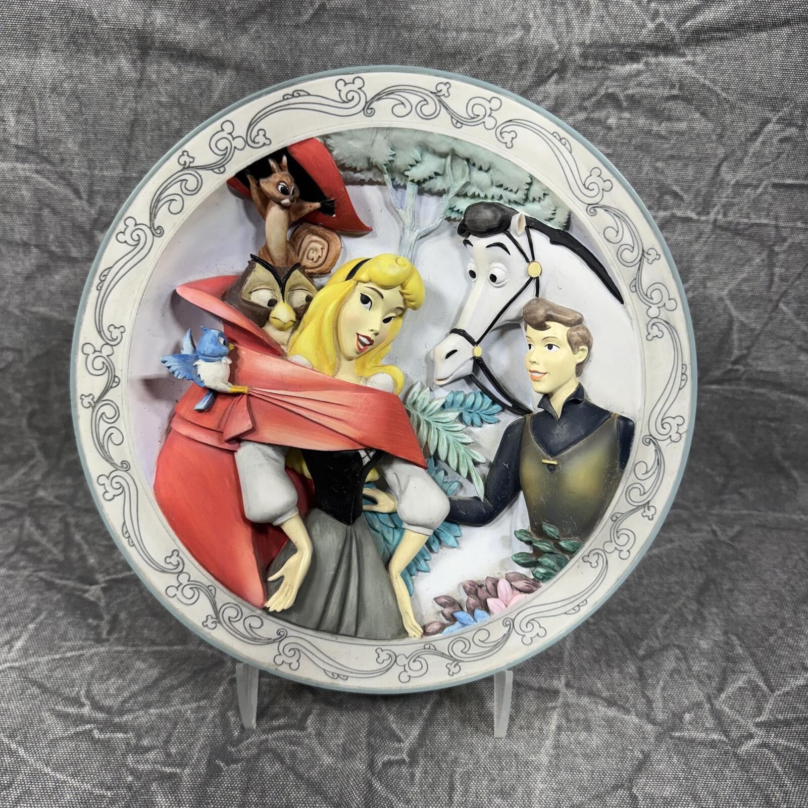 Disney Disney Plate Sleeping Beauty 3D Collector with Stand Size ONE SIZE - 1 Thumbnail