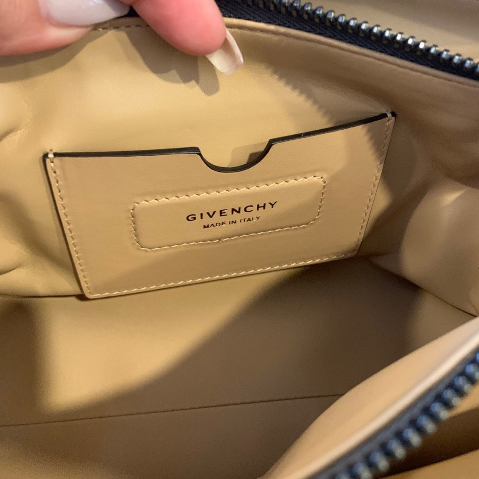 Givenchy Givenchy ID93 handbag - Like New! Size ONE SIZE - 8 Thumbnail