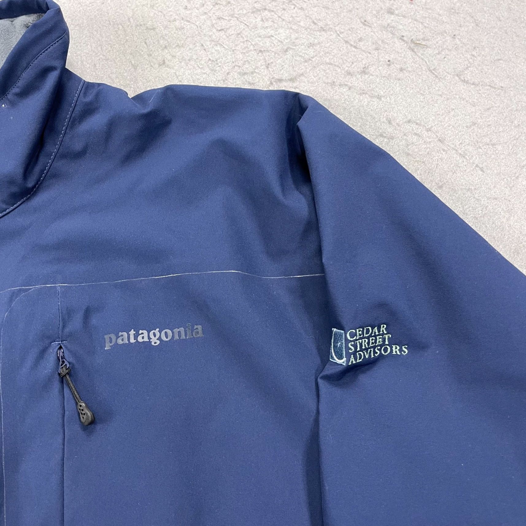 Patagonia Patagonia Jacket Mens XL Blue Logo Full Zip Outdoor Hiking Figure 4 2002? Size US XL / EU 56 / 4 - 3 Thumbnail