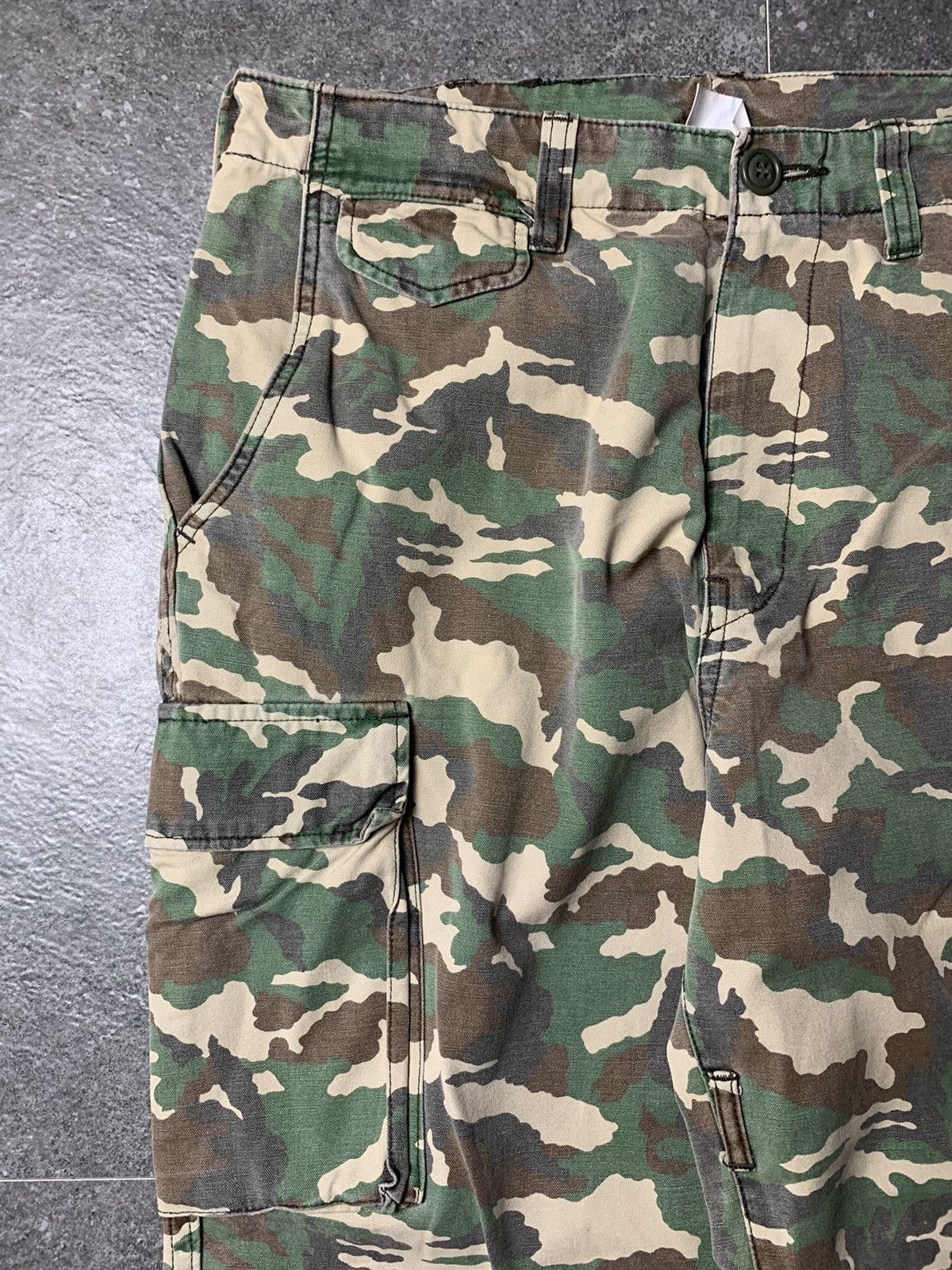 GOODENOUGH 2000s Goodenough Camouflage Cargo Pants Size US 30 / EU 46 - 4 Thumbnail