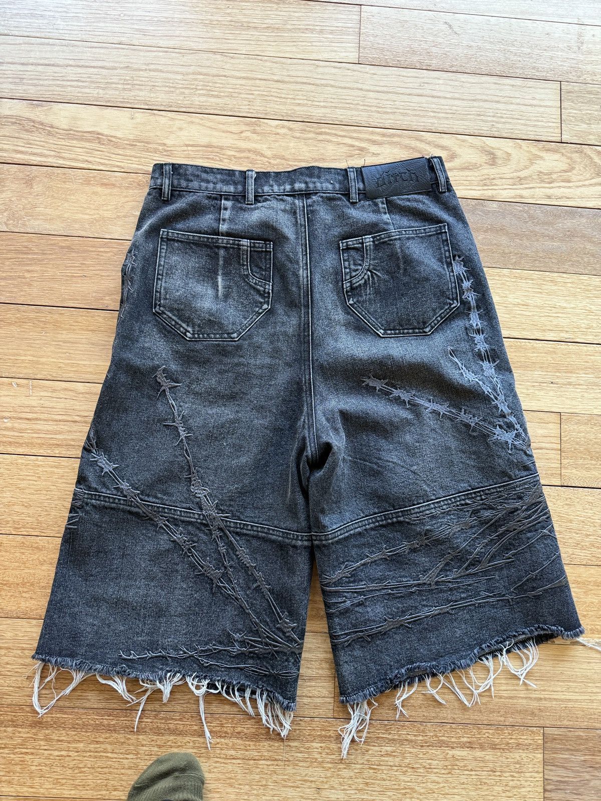 Other Ditch Barbed Wire Jorts Size US 31 - 2 Thumbnail