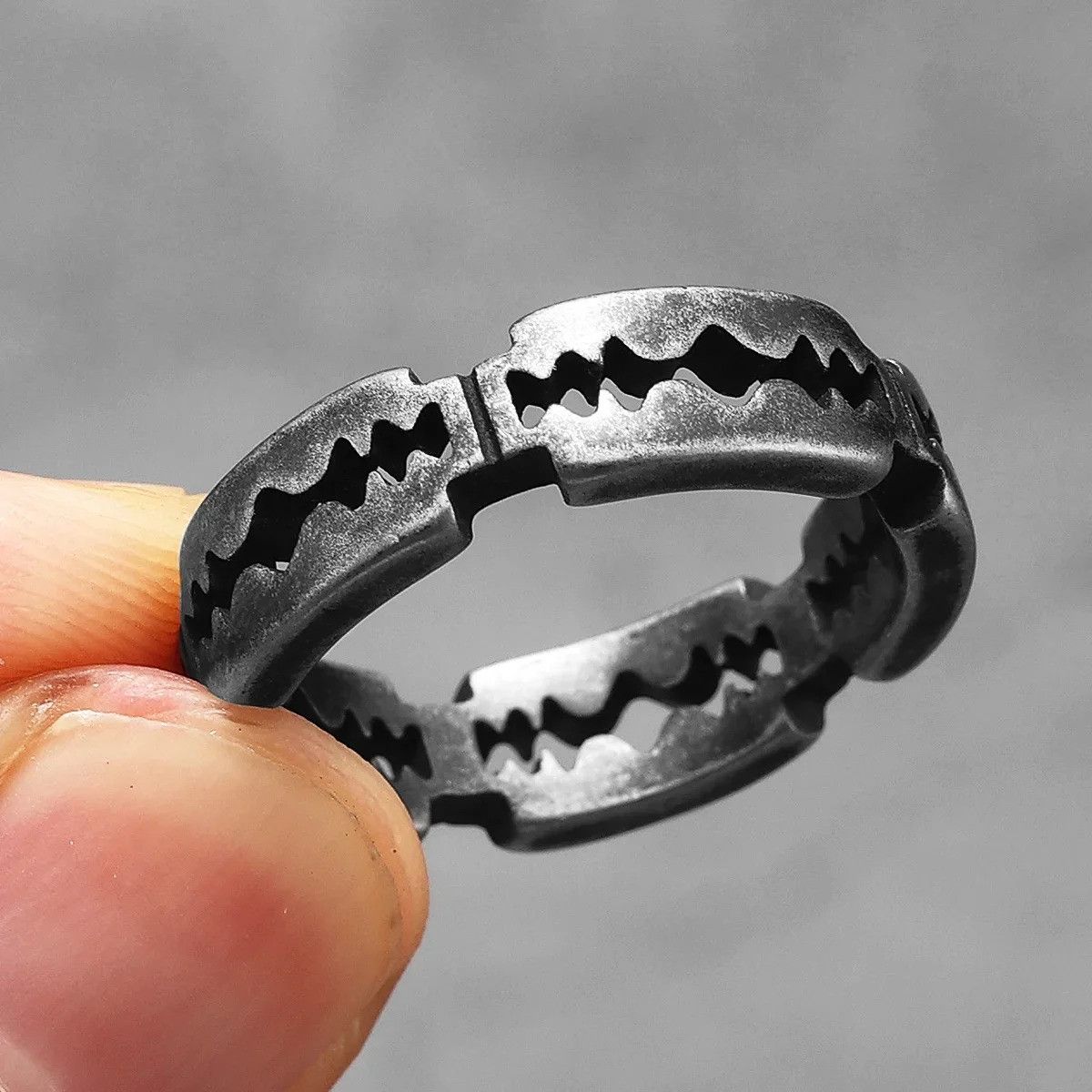 Jewelry Retro Razor Blade Ring Streetwear Jewelry Fashion Gift Size ONE SIZE - 1 Thumbnail