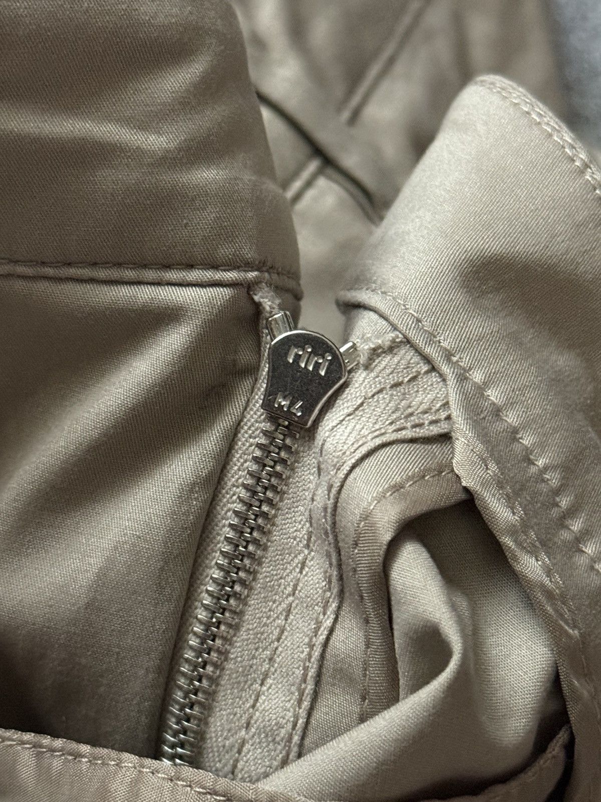 Designer × Prada Prada M Wmns beige chino pant trouser Jean casual Size 26" / US 2 / IT 38 - 9 Thumbnail