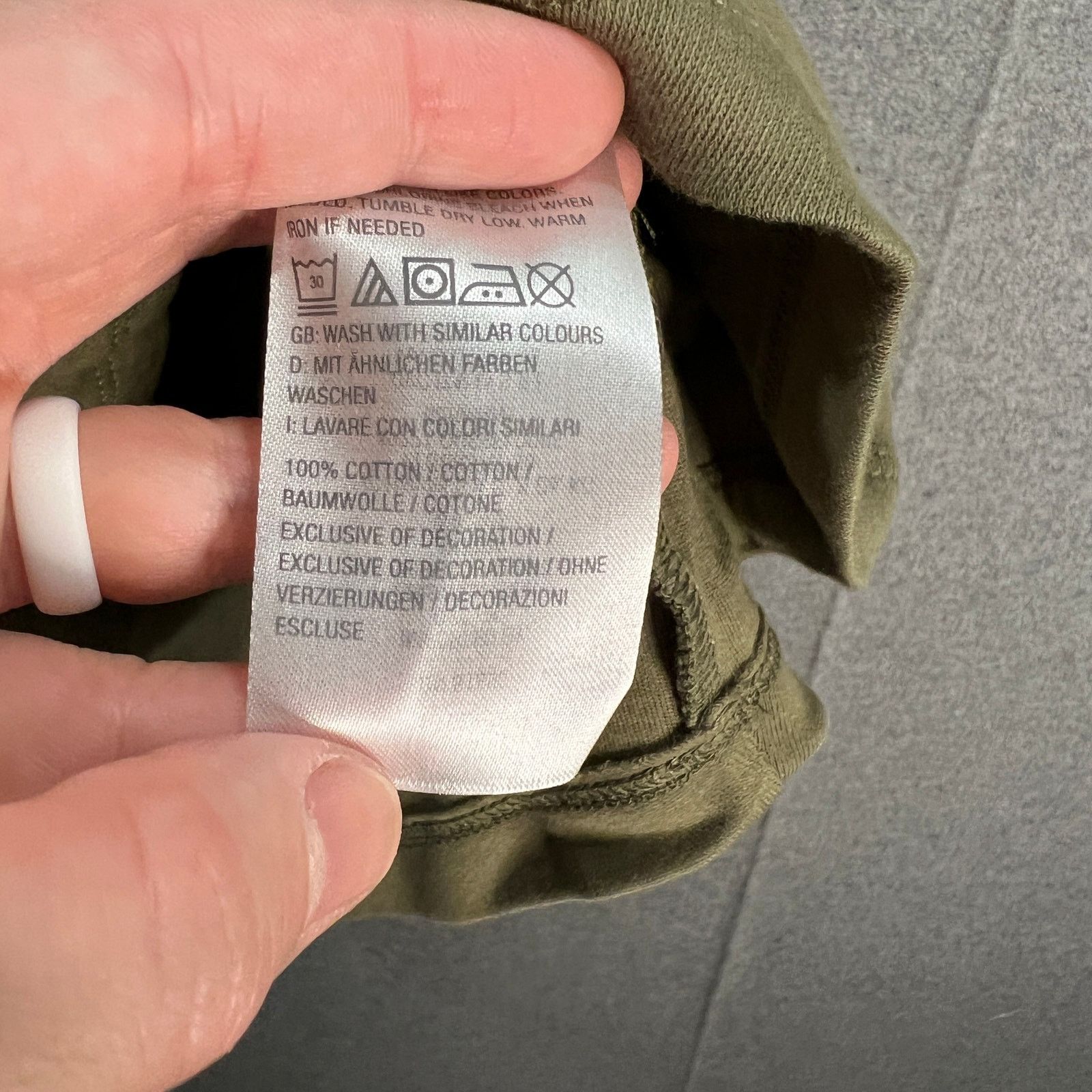 Other Isaac Mizrahi Live! Essentials Rounded V-Neck Dried Sage Size M / US 6-8 / IT 42-44 - 8 Thumbnail