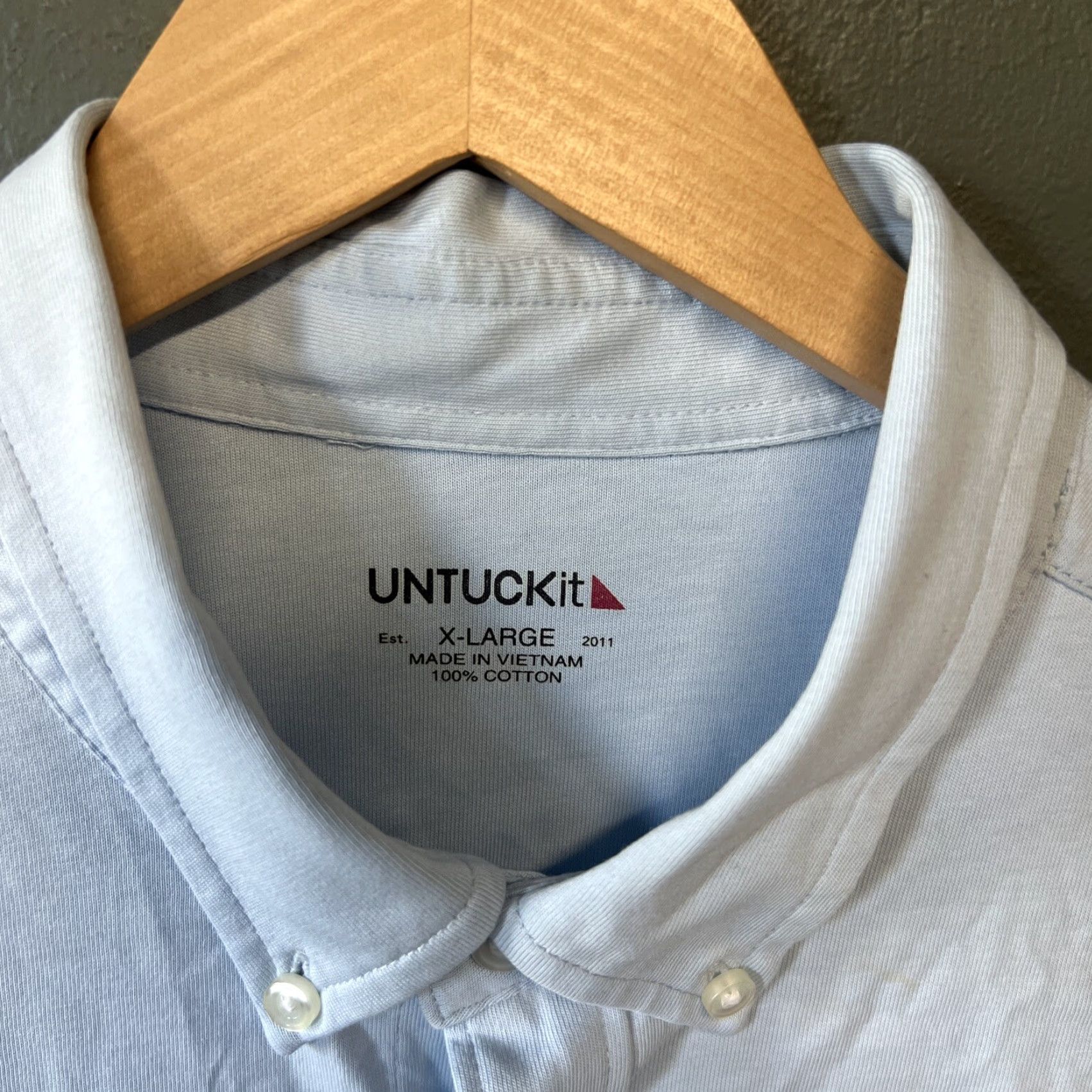 UNTUCKit UNTUCKit Men’s XL Light Blue Long Sleeve Button Up Shirt Size US XL / EU 56 / 4 - 2 Thumbnail